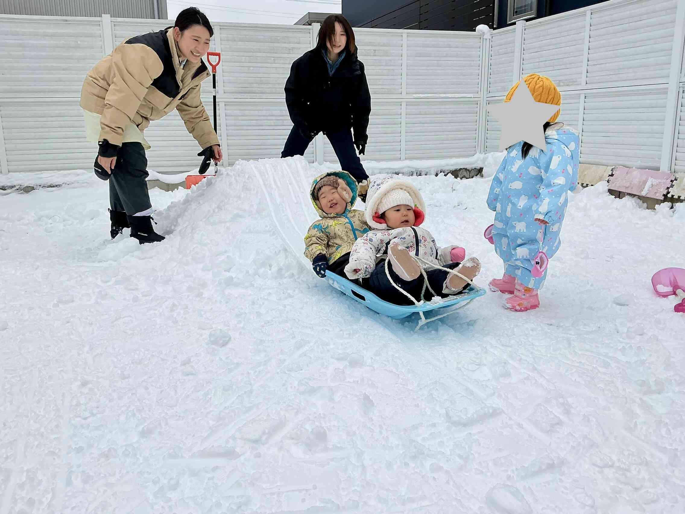 ソリ滑りに挑戦！