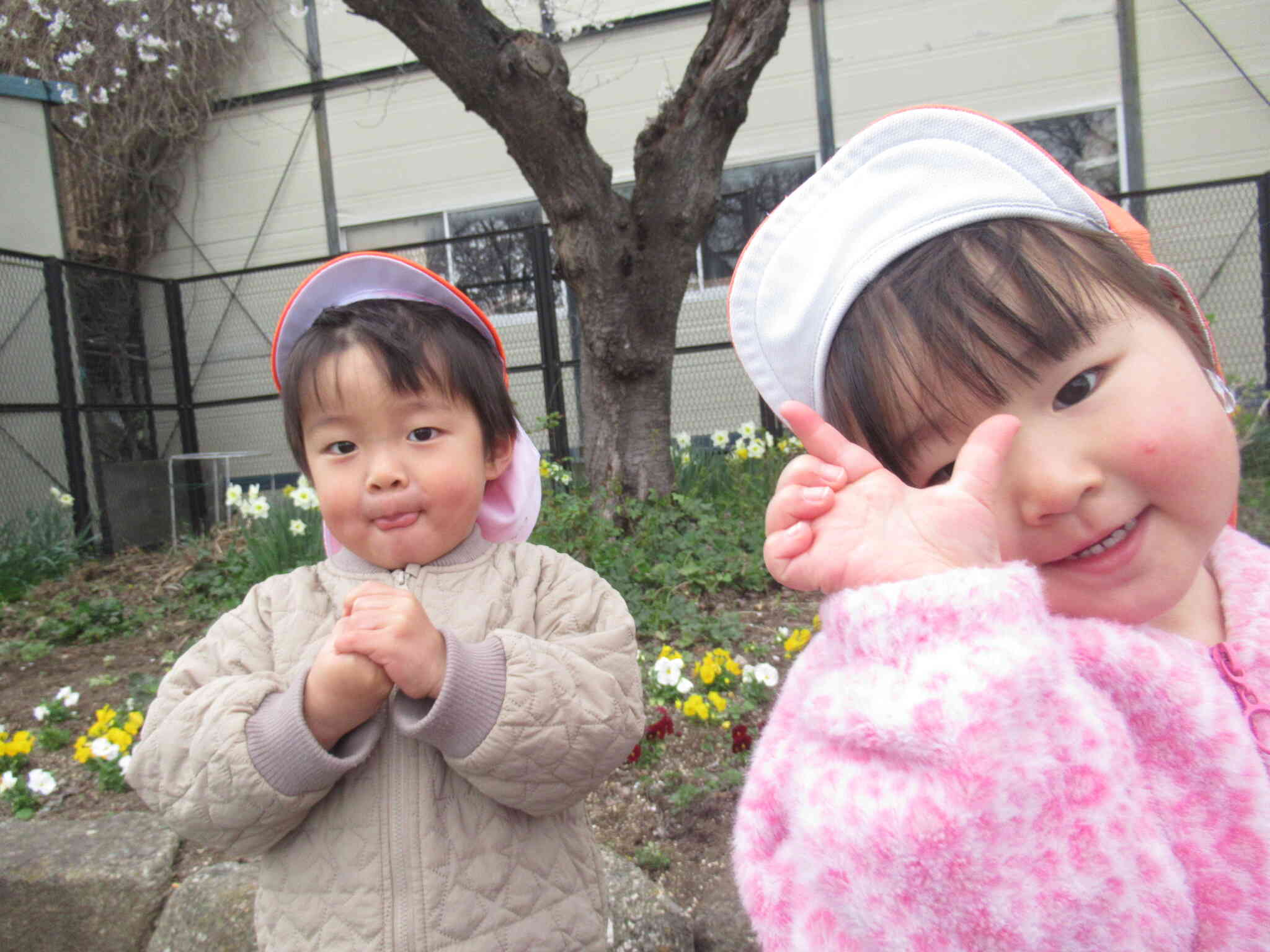 カメラに向かってハイ☆ポーズ！