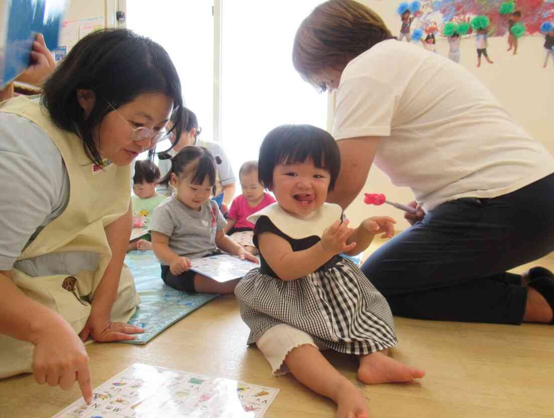 楽しい英語レッスンに参加中♪