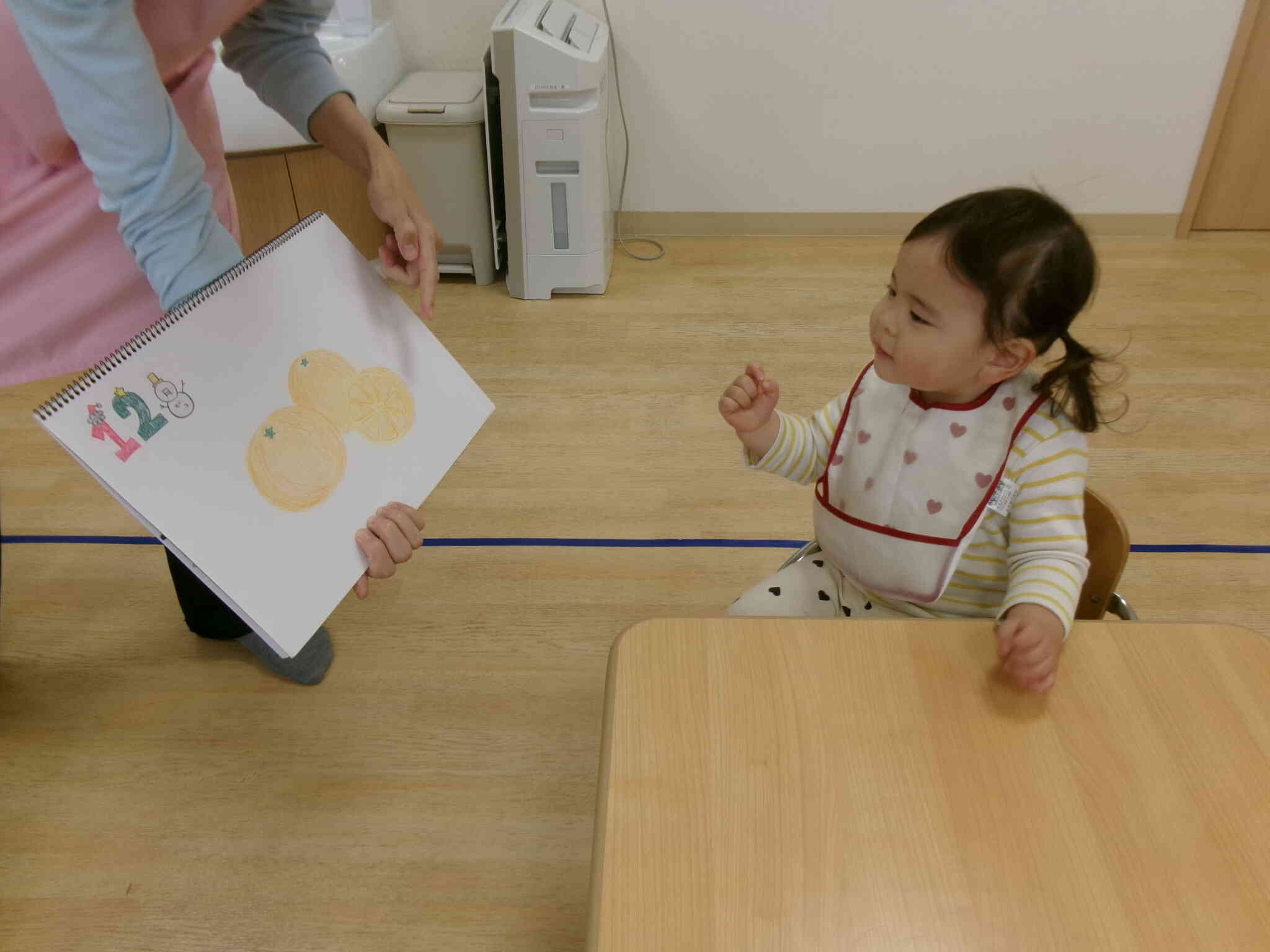 【12月食育　みかんの皮むきに挑戦①】