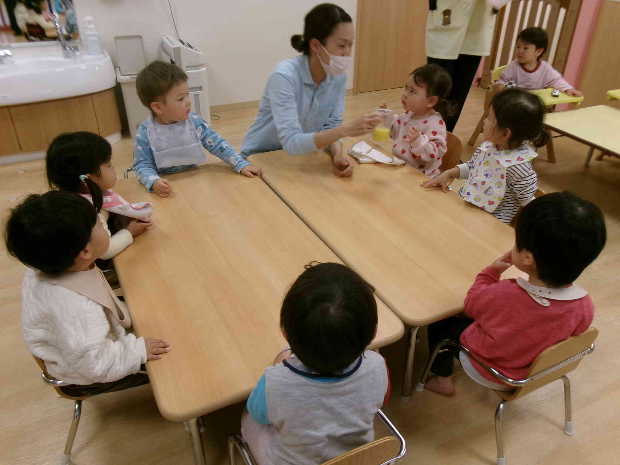 【12月食育　みかんの皮むきに挑戦②】