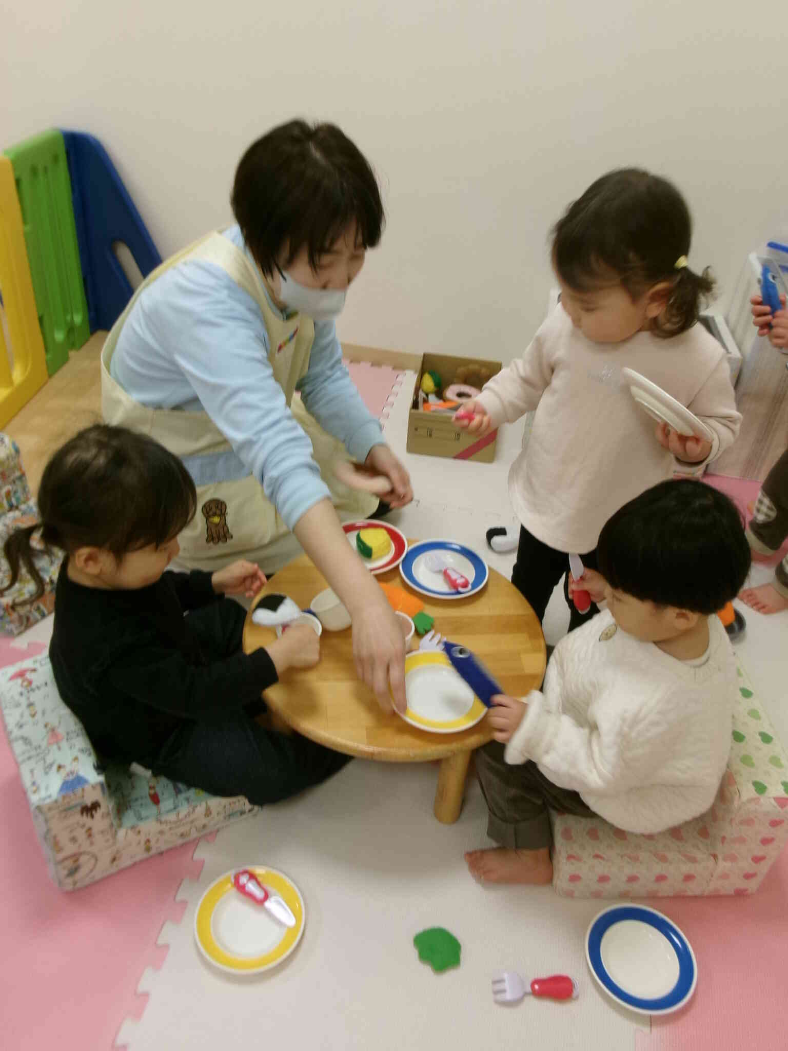 おままごと遊びの様子