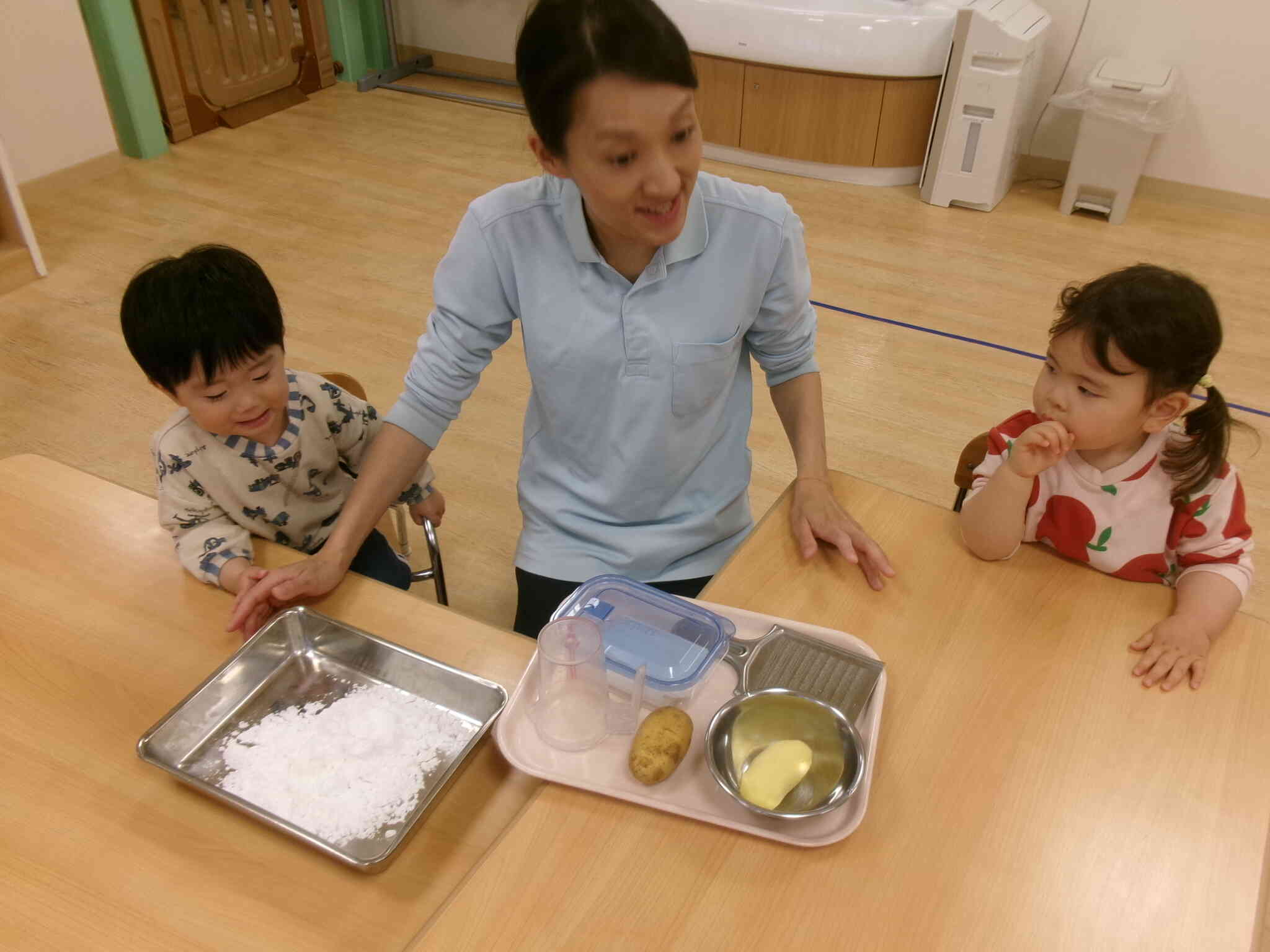 【４月食育　じゃがいもから片栗粉を作ろう①】