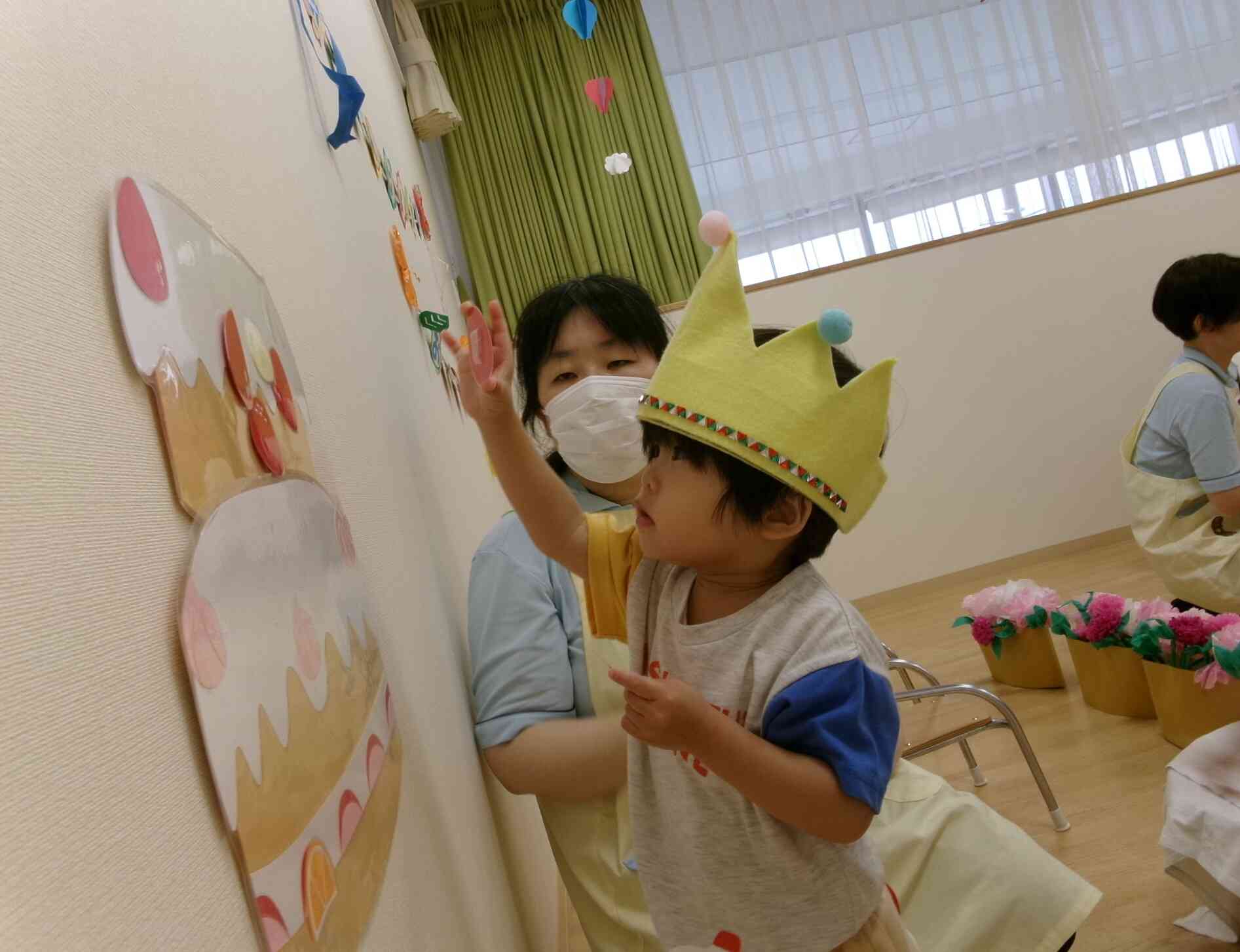 ケーキの飾りつけもしたよ！