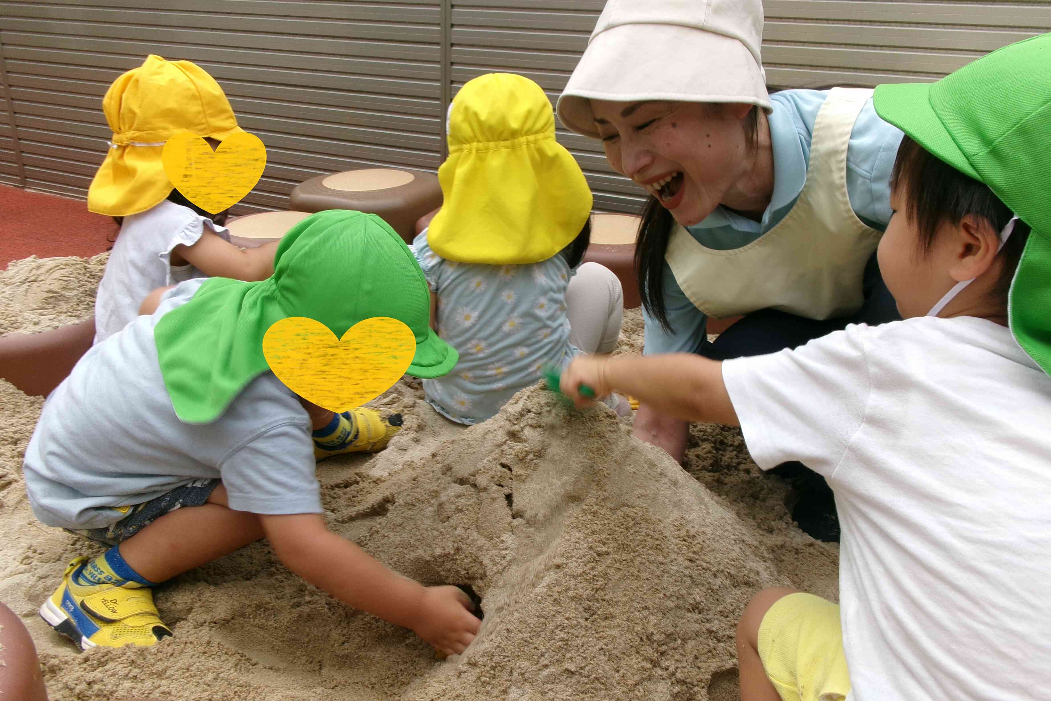 みんなで穴掘りだー！！