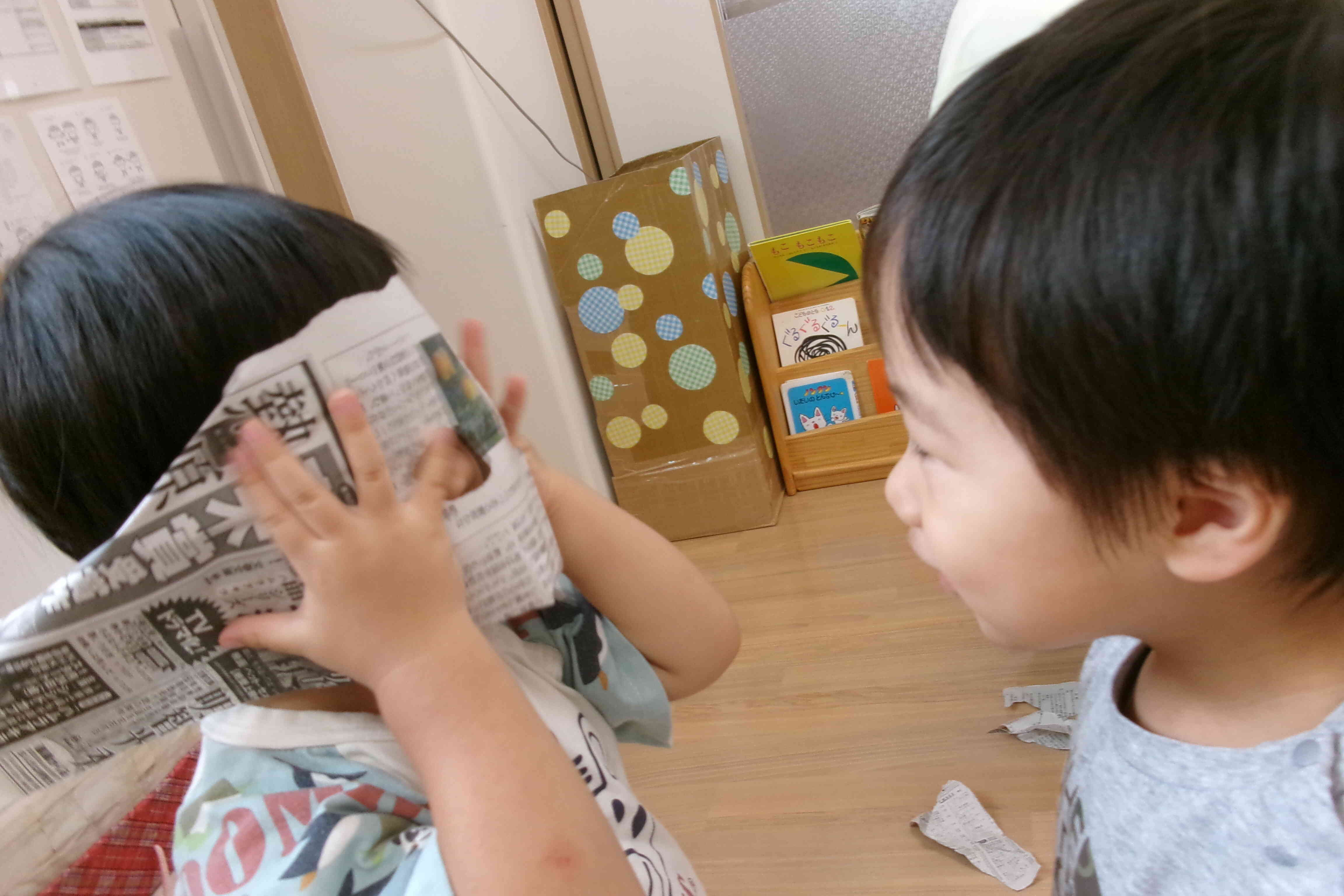 新聞紙でへーんしん！