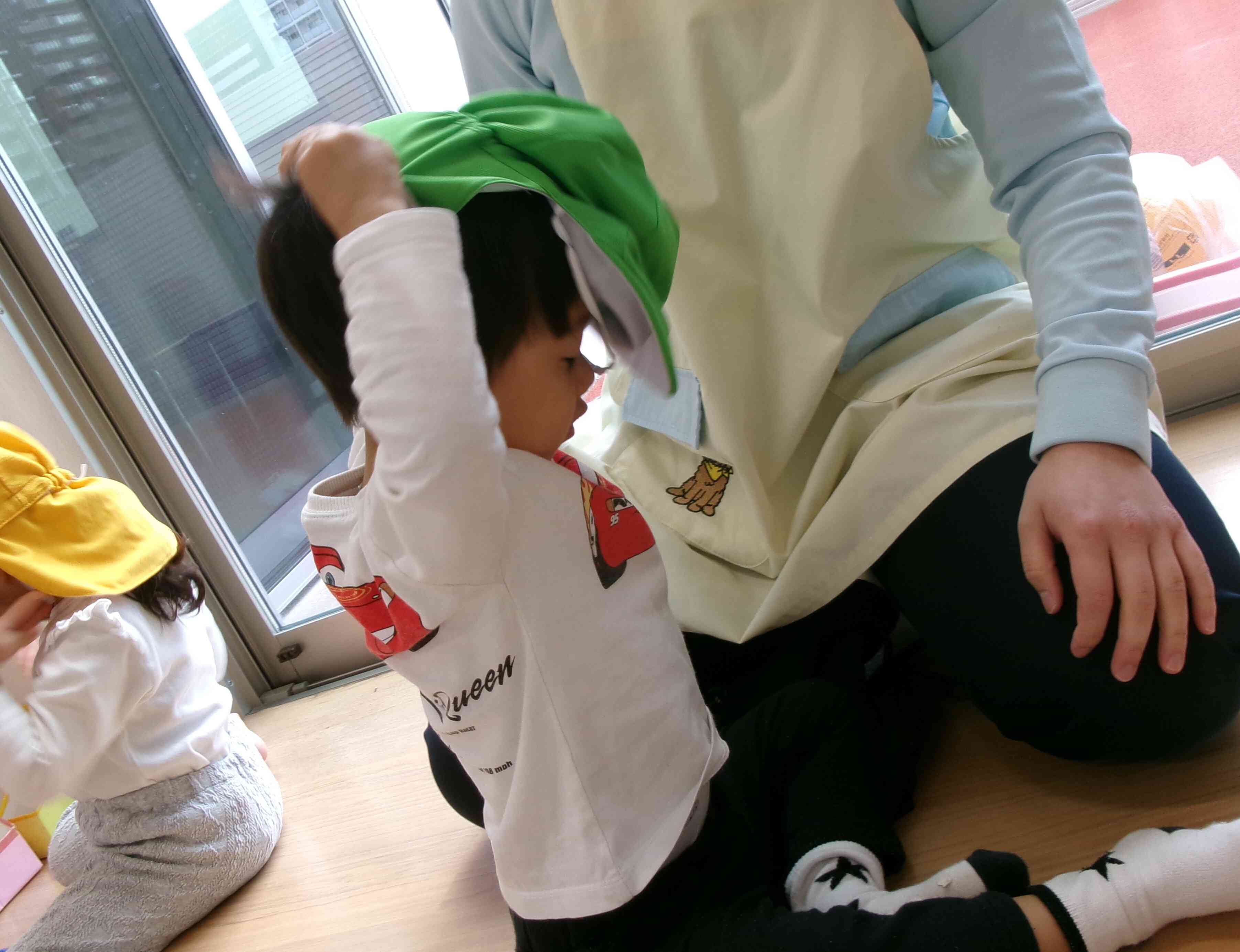 帽子をかぶるよ