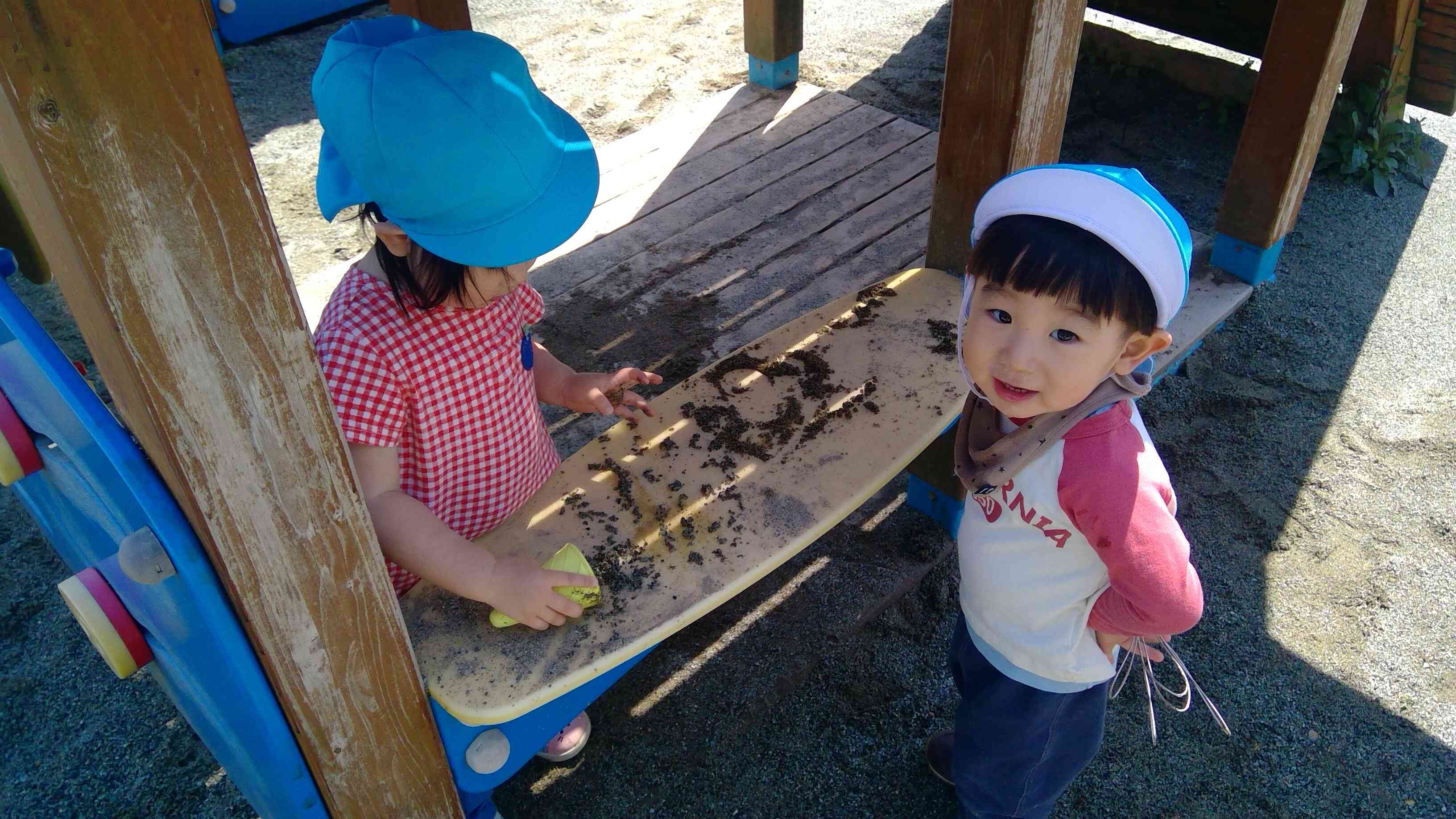 園庭遊び　あひる組（１歳児）
