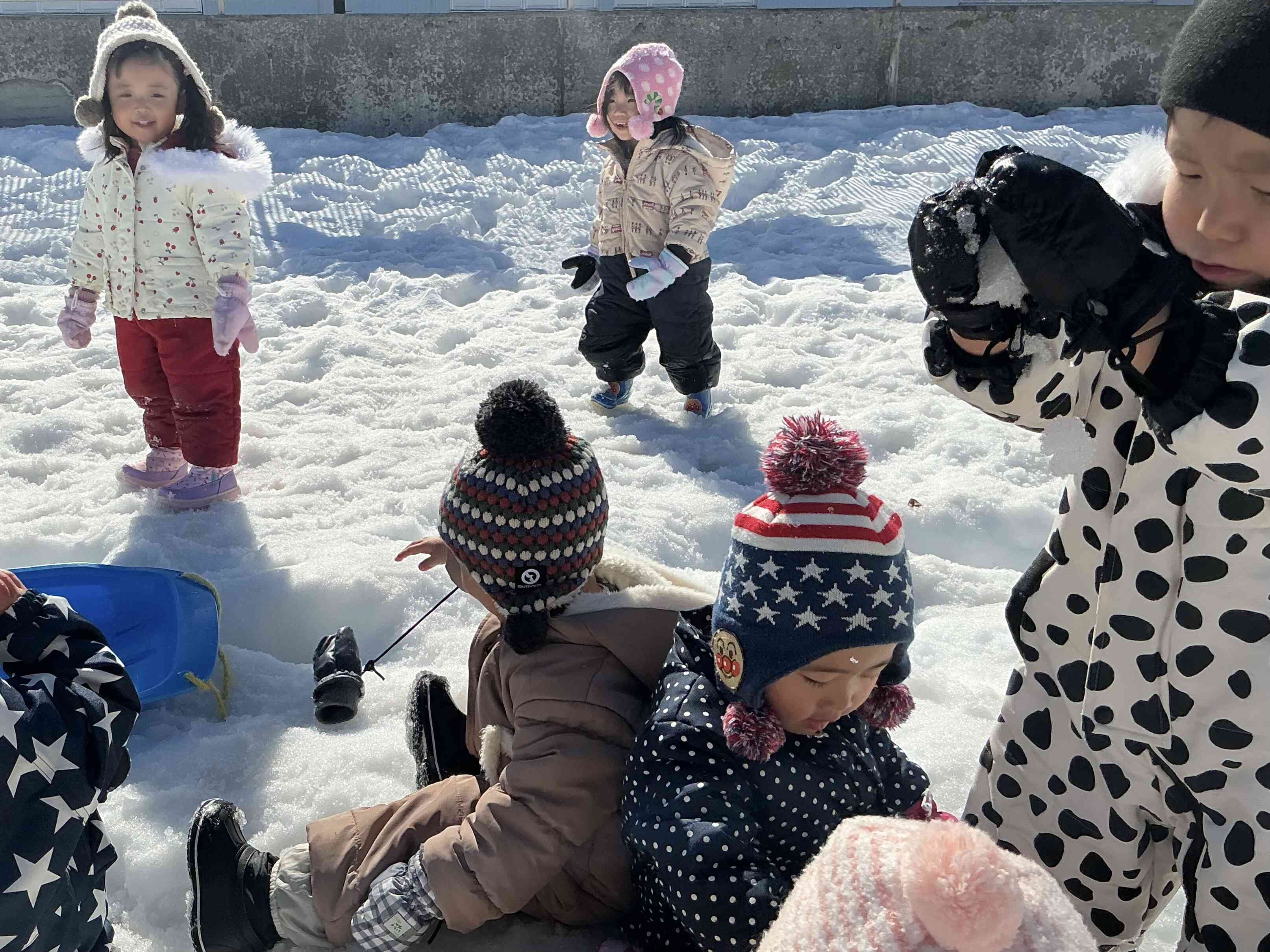 雪遊び！この日はおにぎり屋さんごっこで盛り上がりました。