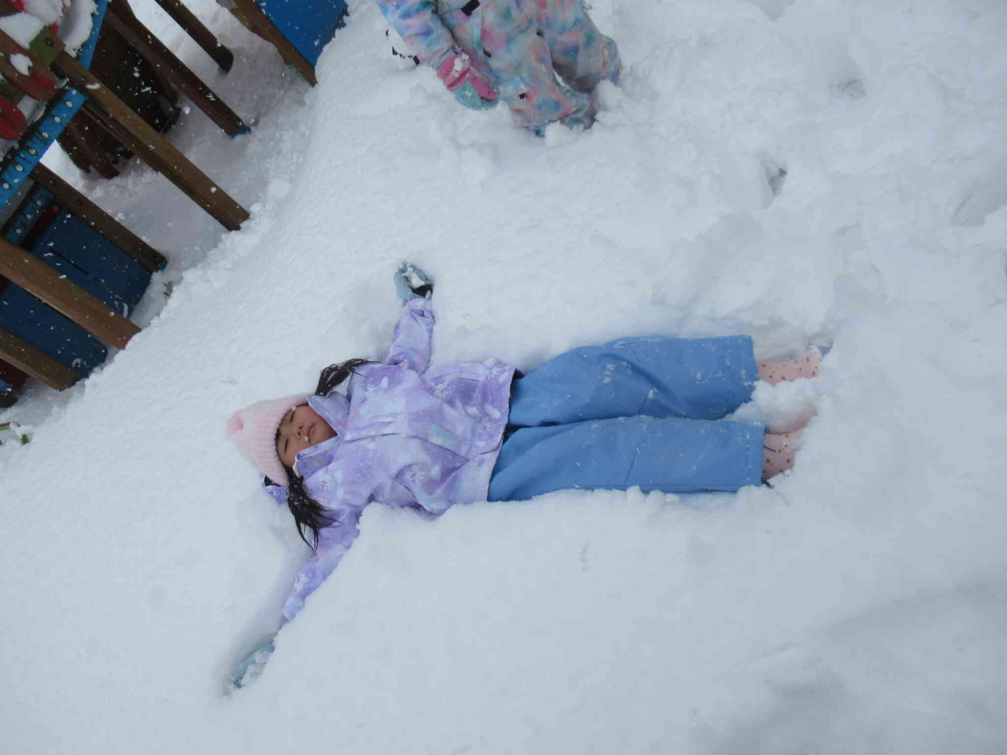 雪の上きもちいい〜