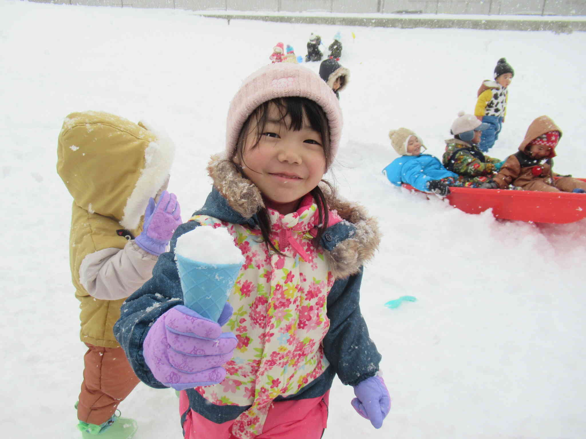 アイスやさんで〜す！