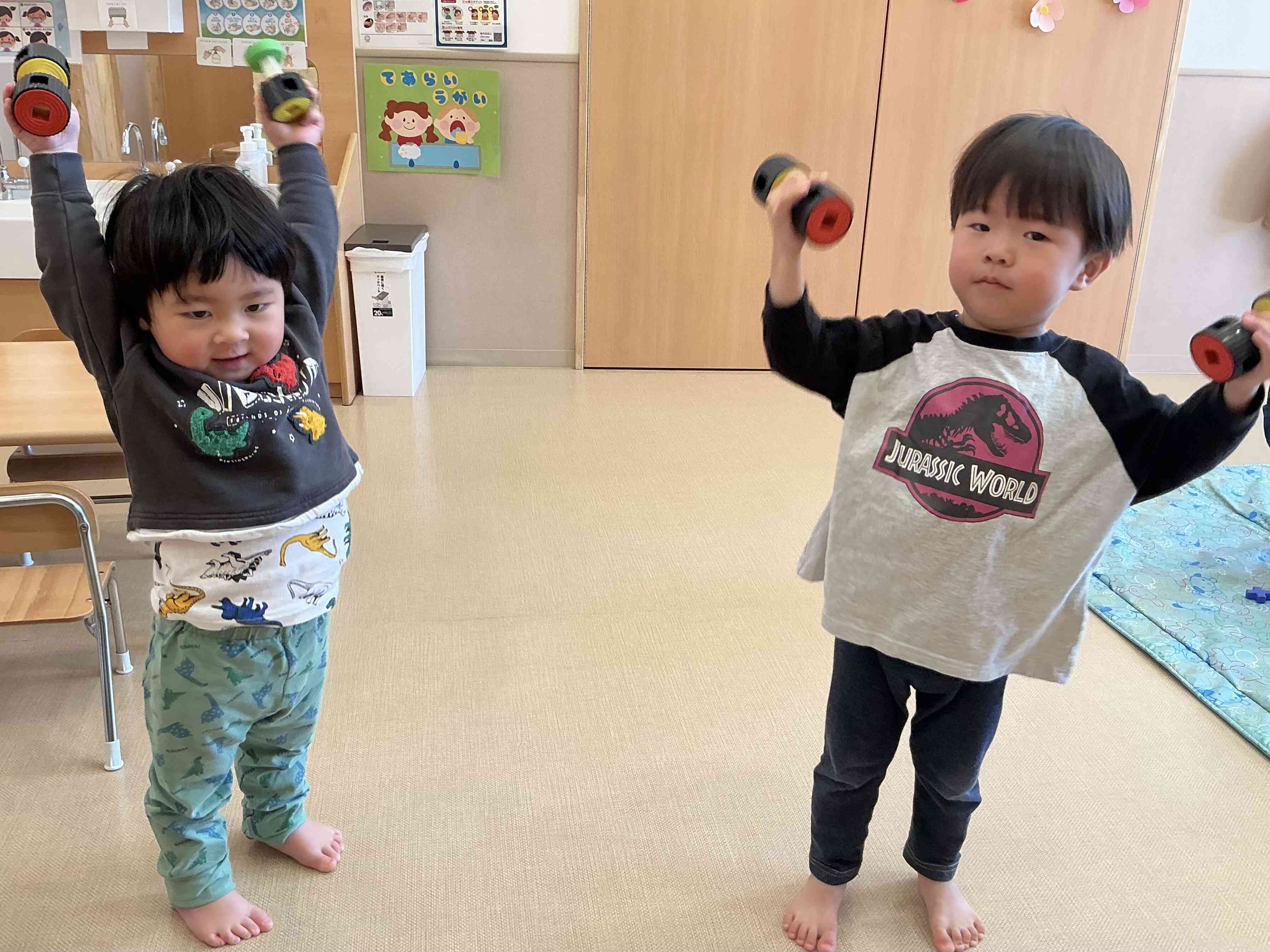 新しいおもちゃ、嬉しいな！