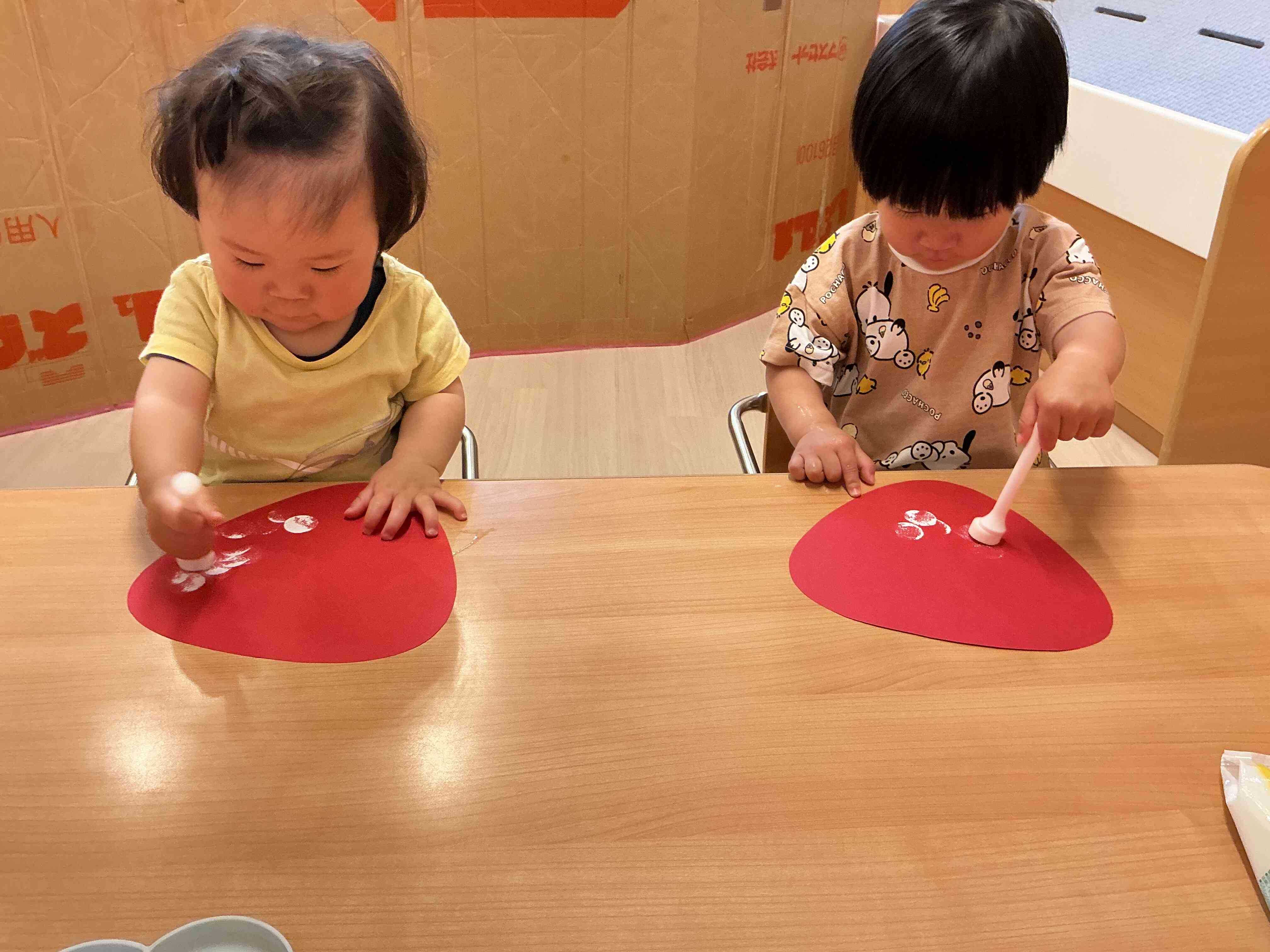 5月の製作 あひる組（1歳児）｜ニプロ株式会社 元気ひろば保育園（秋田
