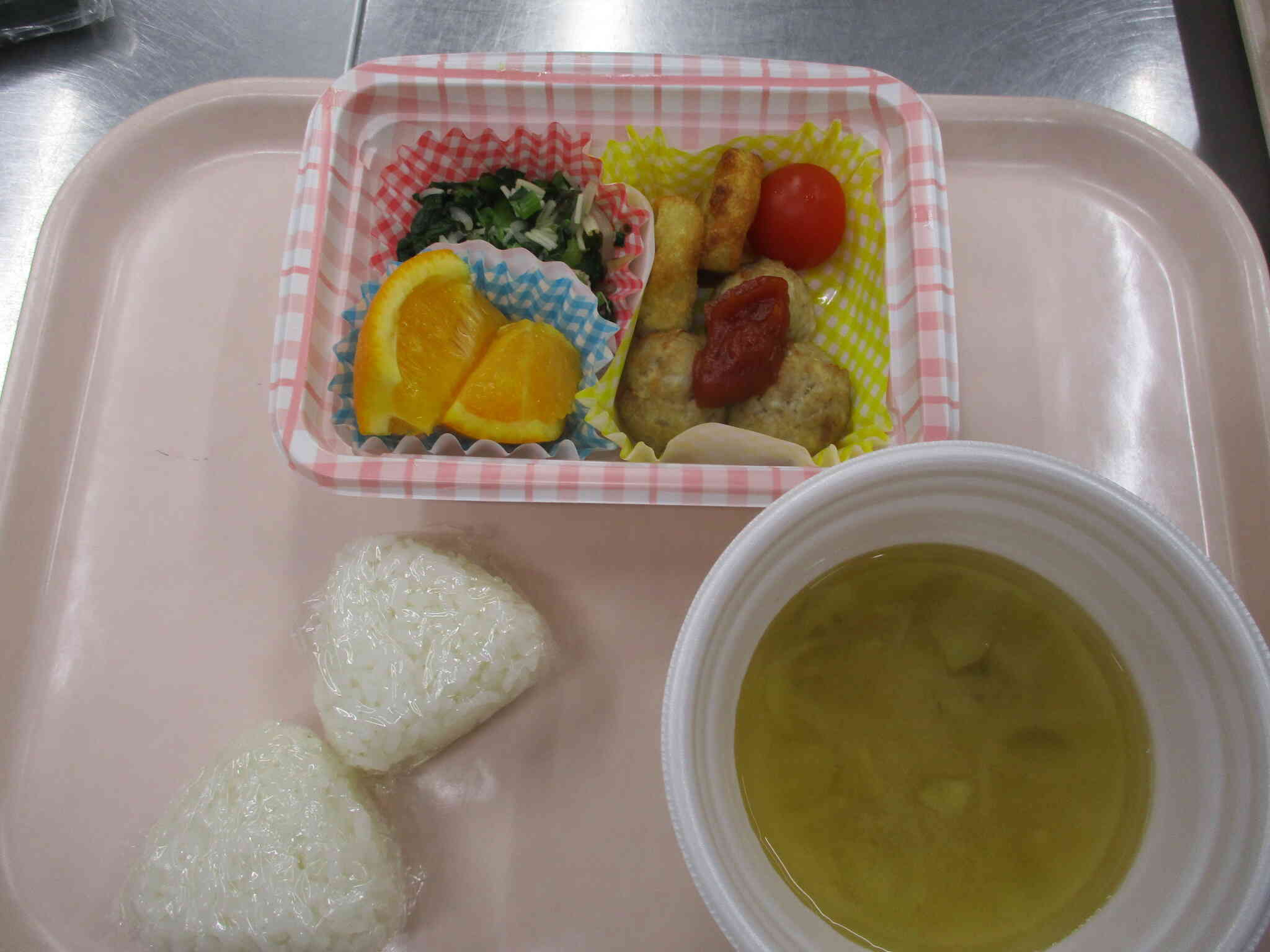 給食のレシピ（れんこん入りつくね）