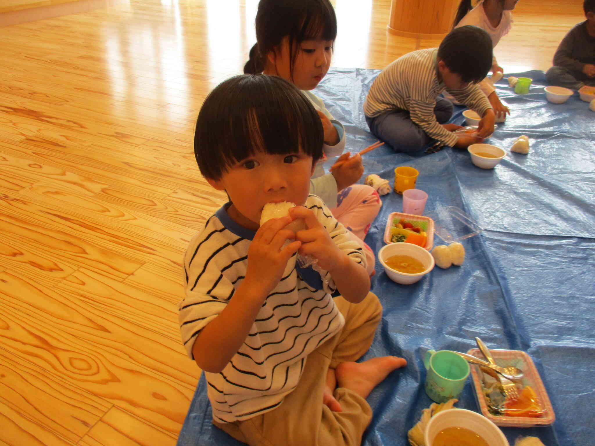 おにぎりおいしいね。