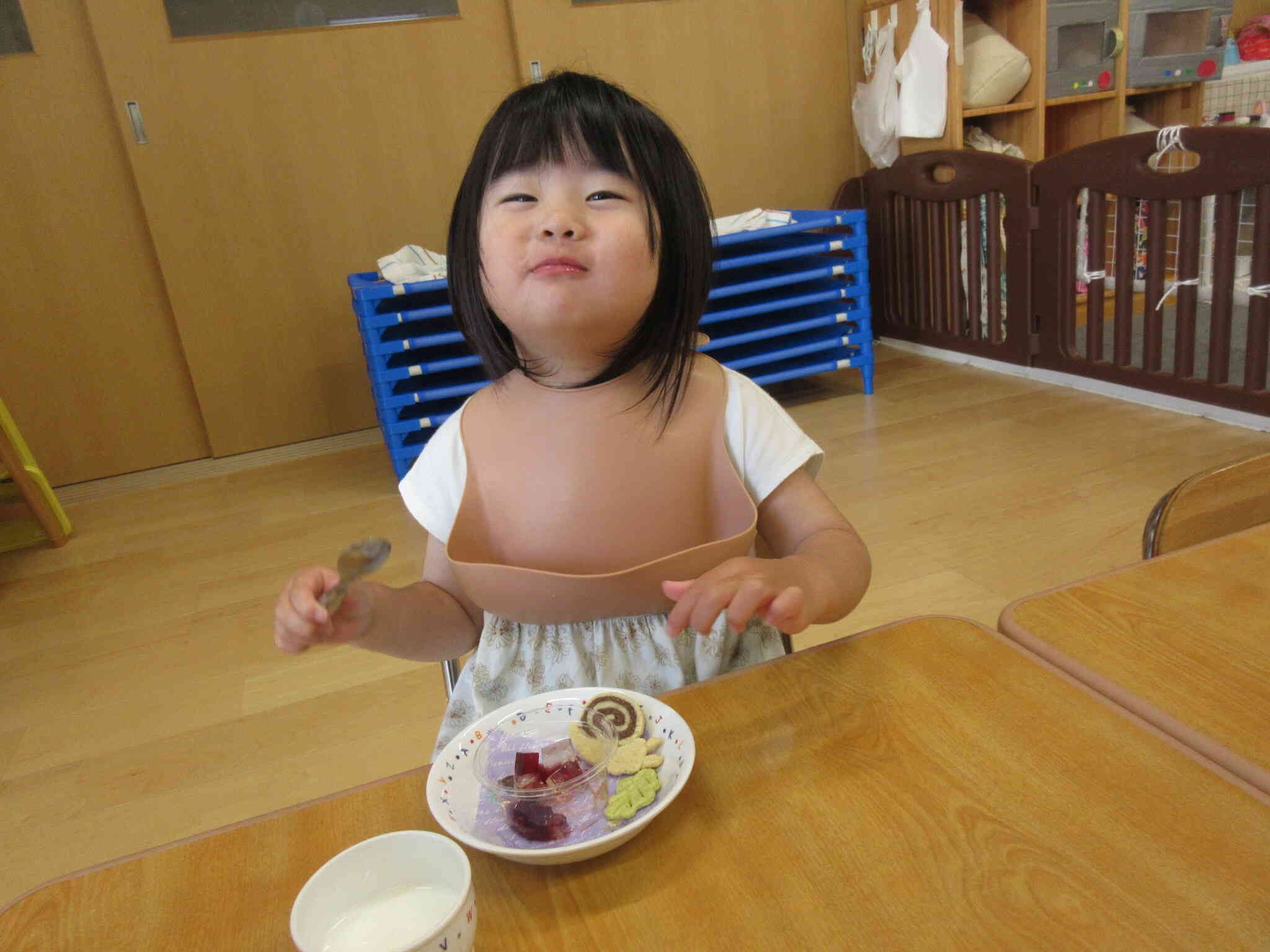 とってもいい笑顔で食べています。