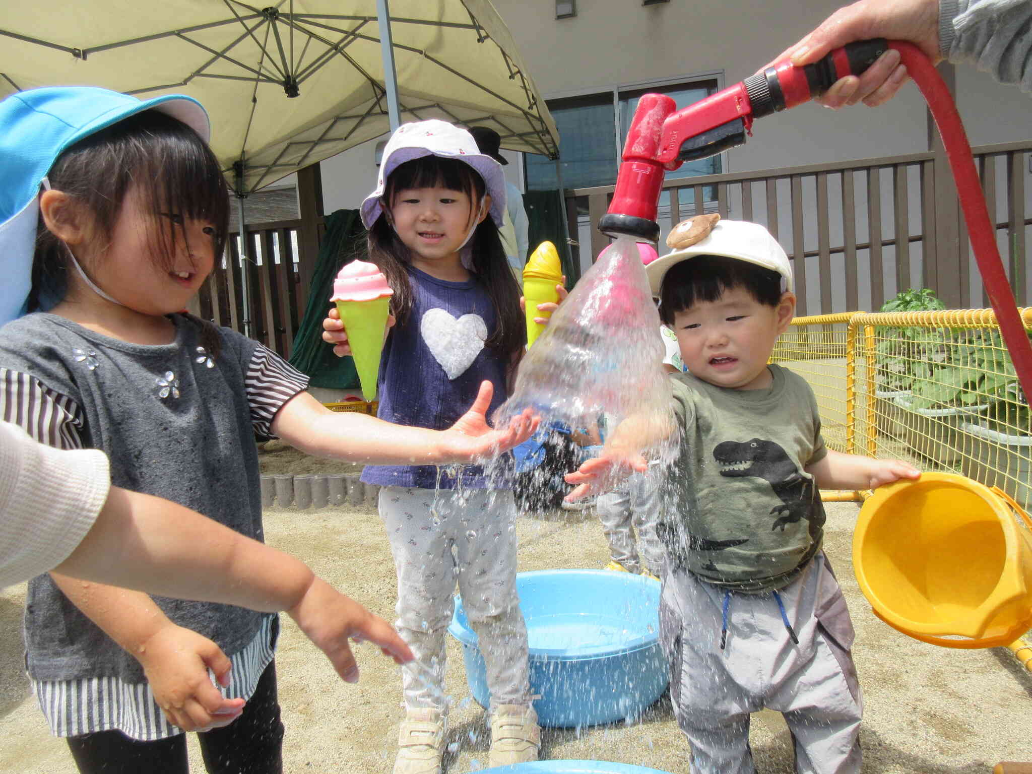 お水！冷たくて気持ちいい～！