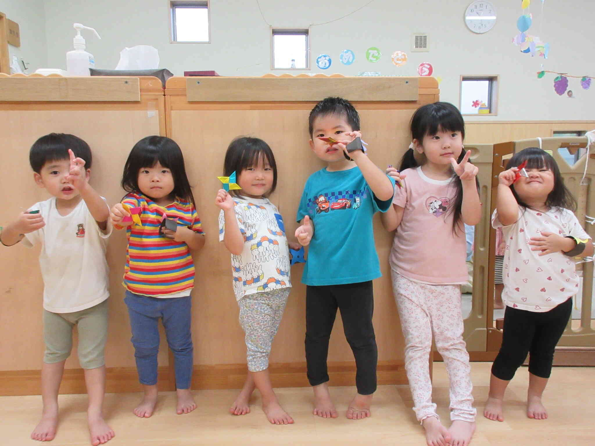 手裏剣だよ！みんなでポーズ！