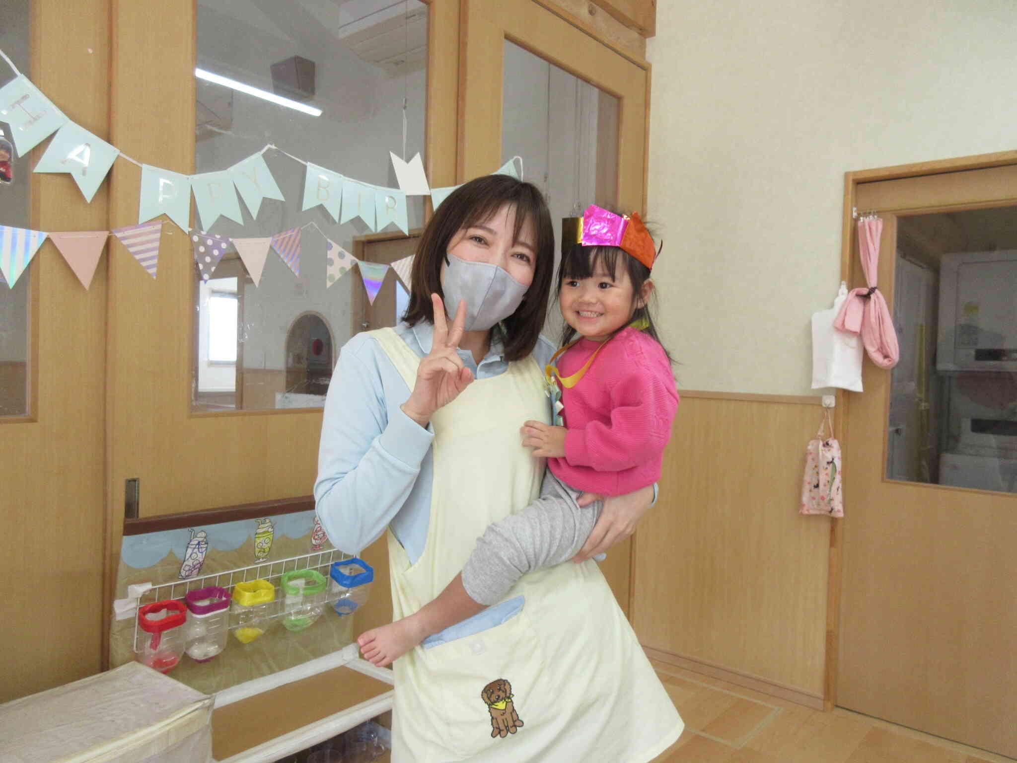 先生の抱っこで・・ハイポーズ！