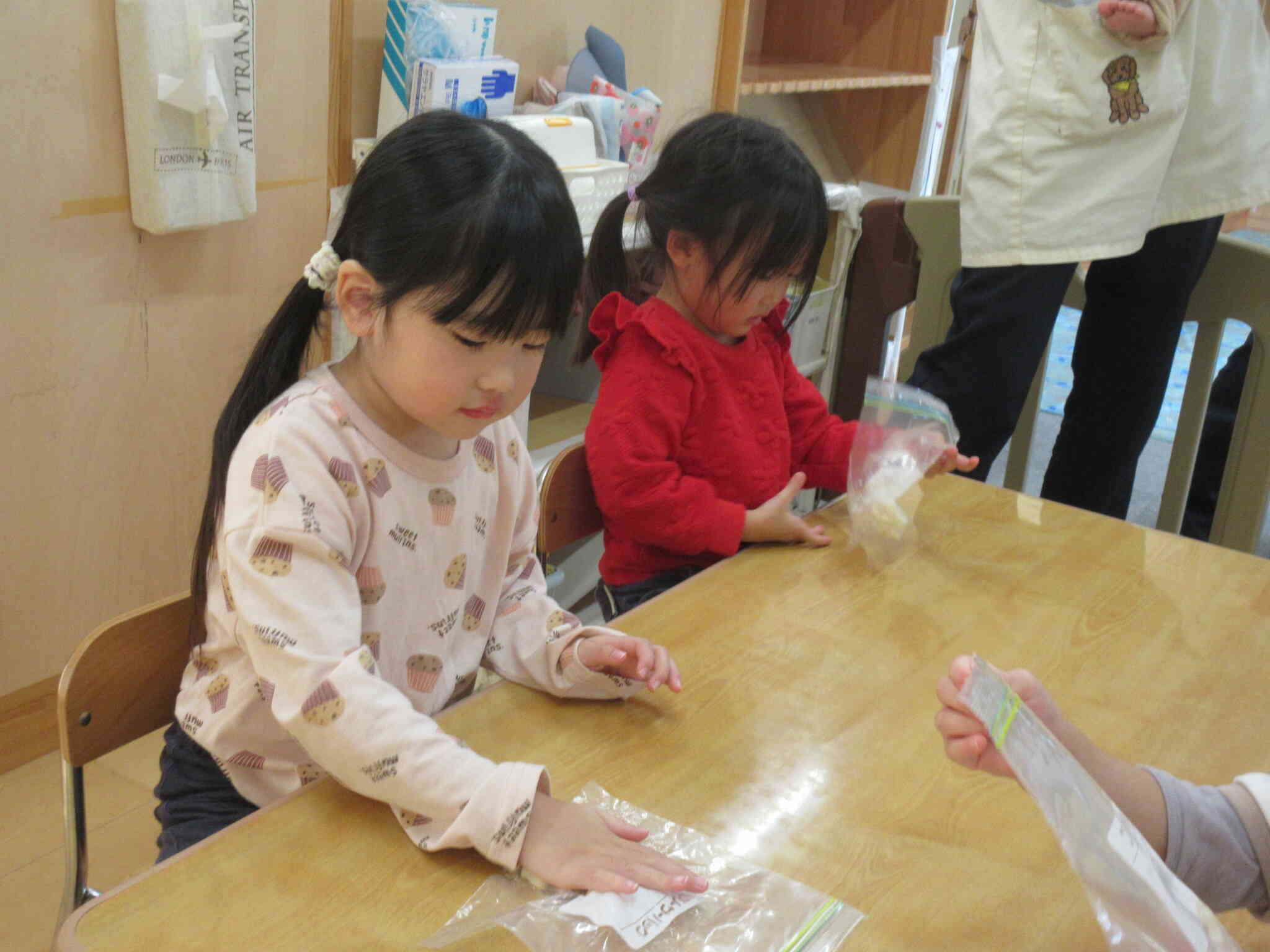 食育活動でふりかけを作ったよ！つぶれるかな～！？