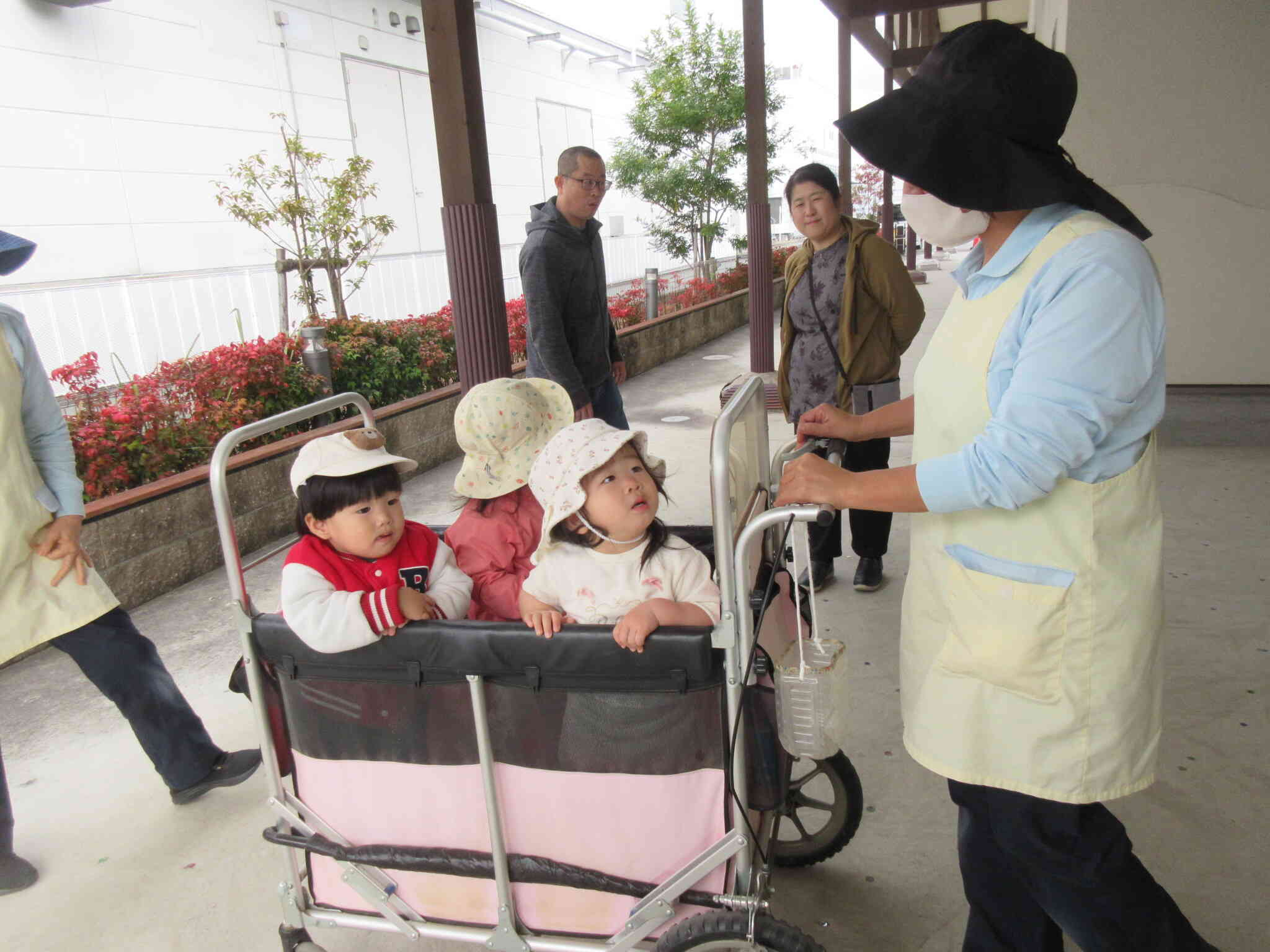 お散歩へ出発！！楽しんでね！！