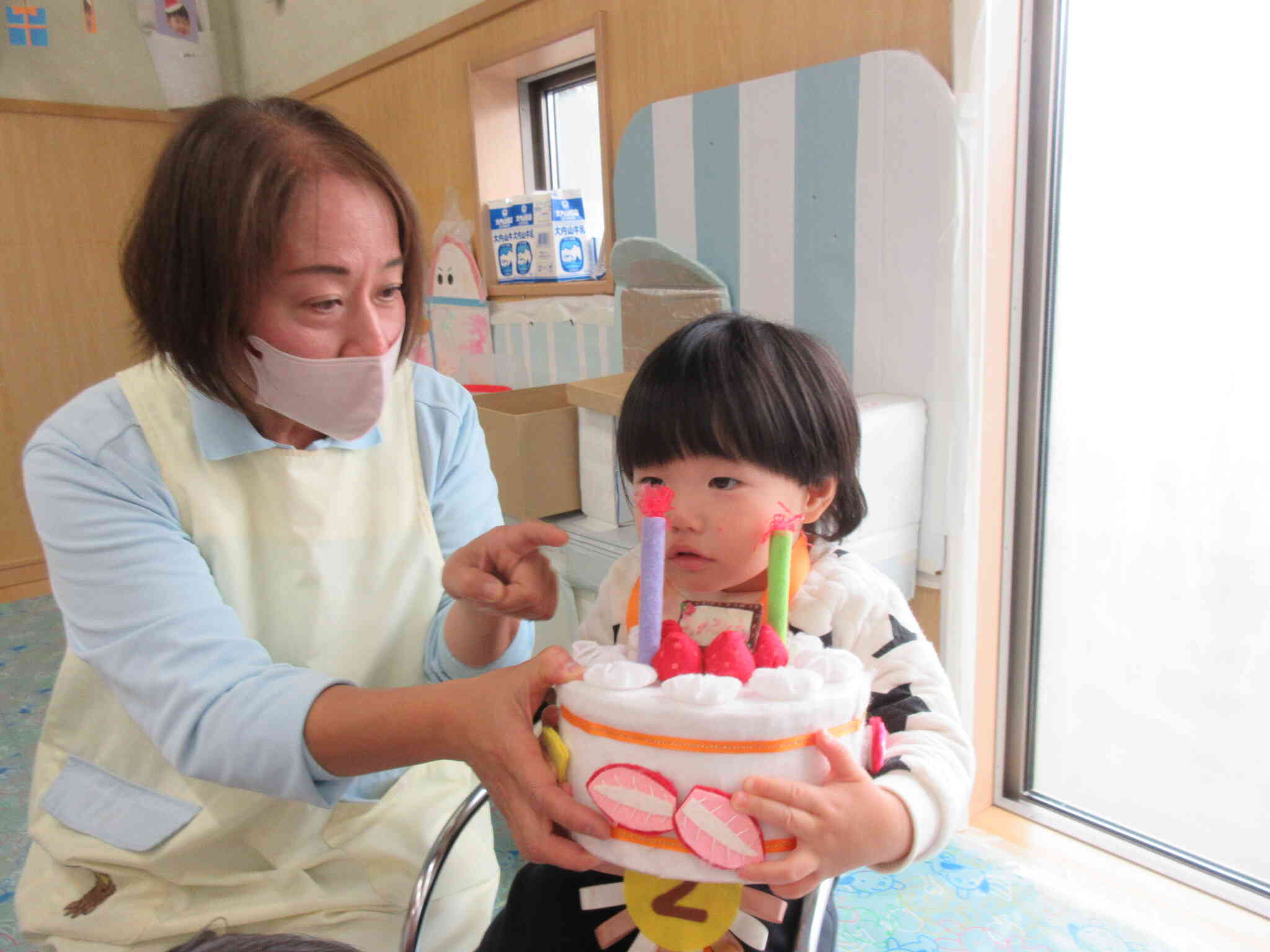 ロウソクをフゥー！上手だね！！