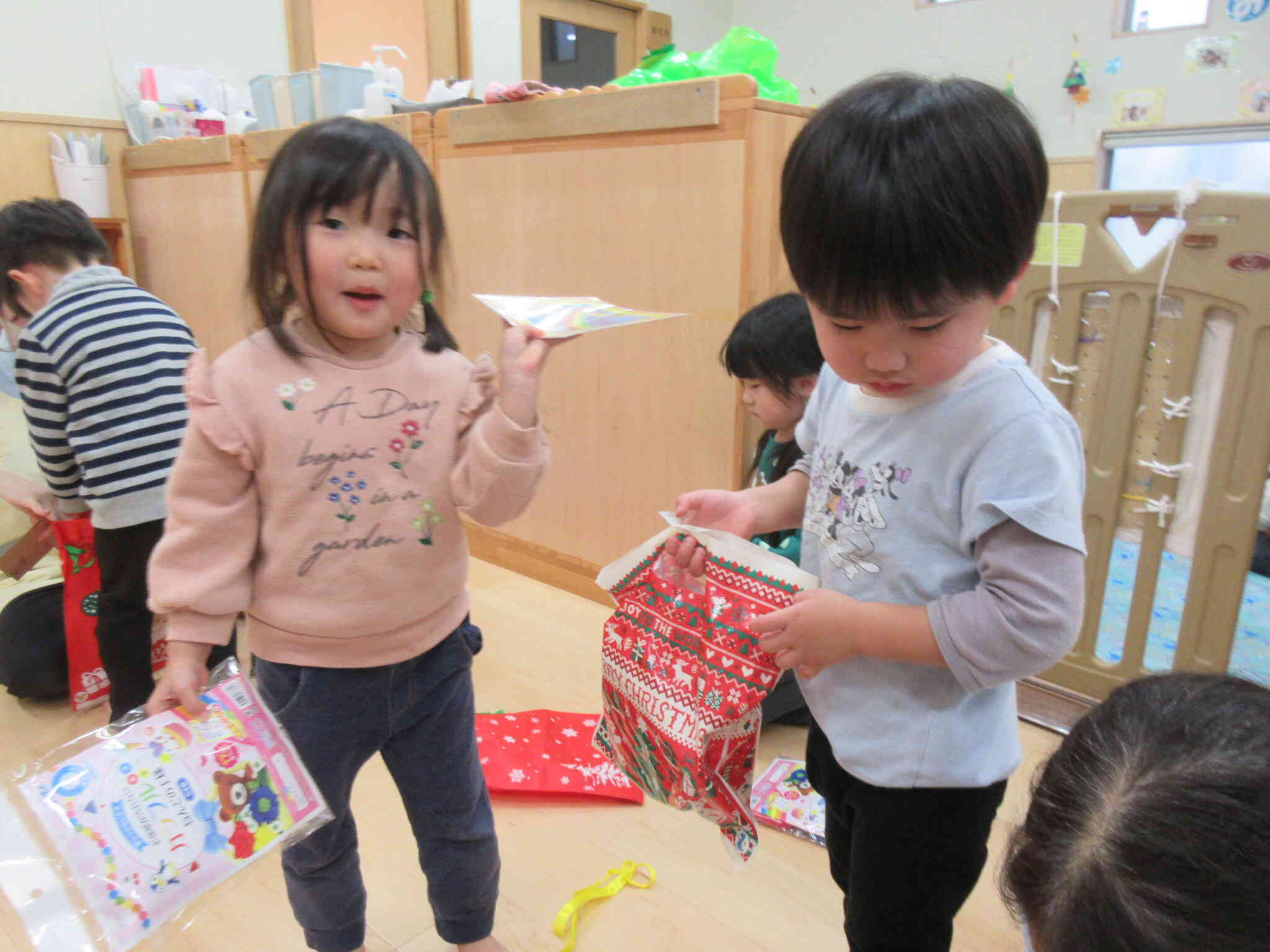 素敵なプレゼント！うれしそうだね！