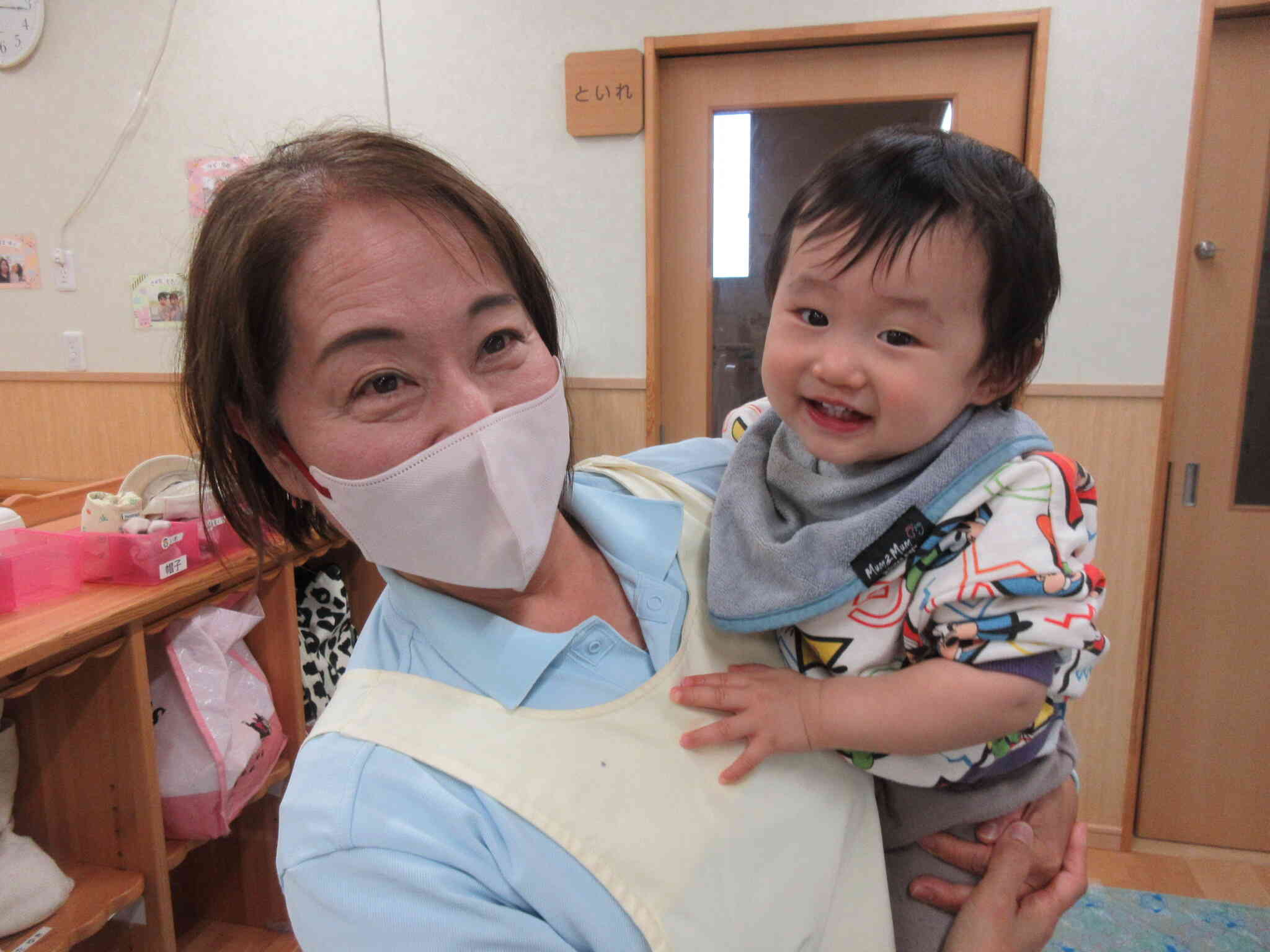 先生の抱っこ！うれしいね！！