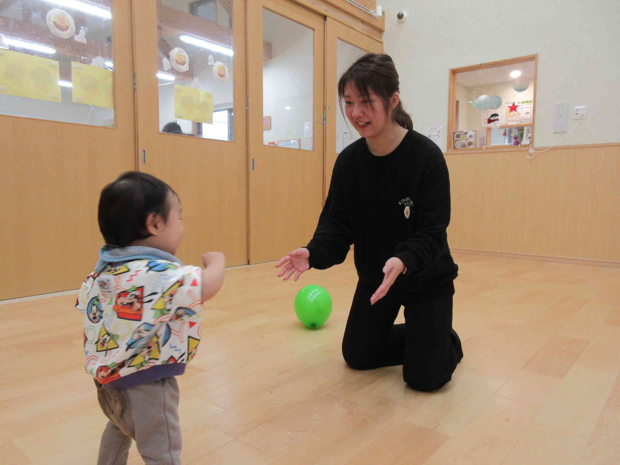 ホール！ママまで歩けるかな！？