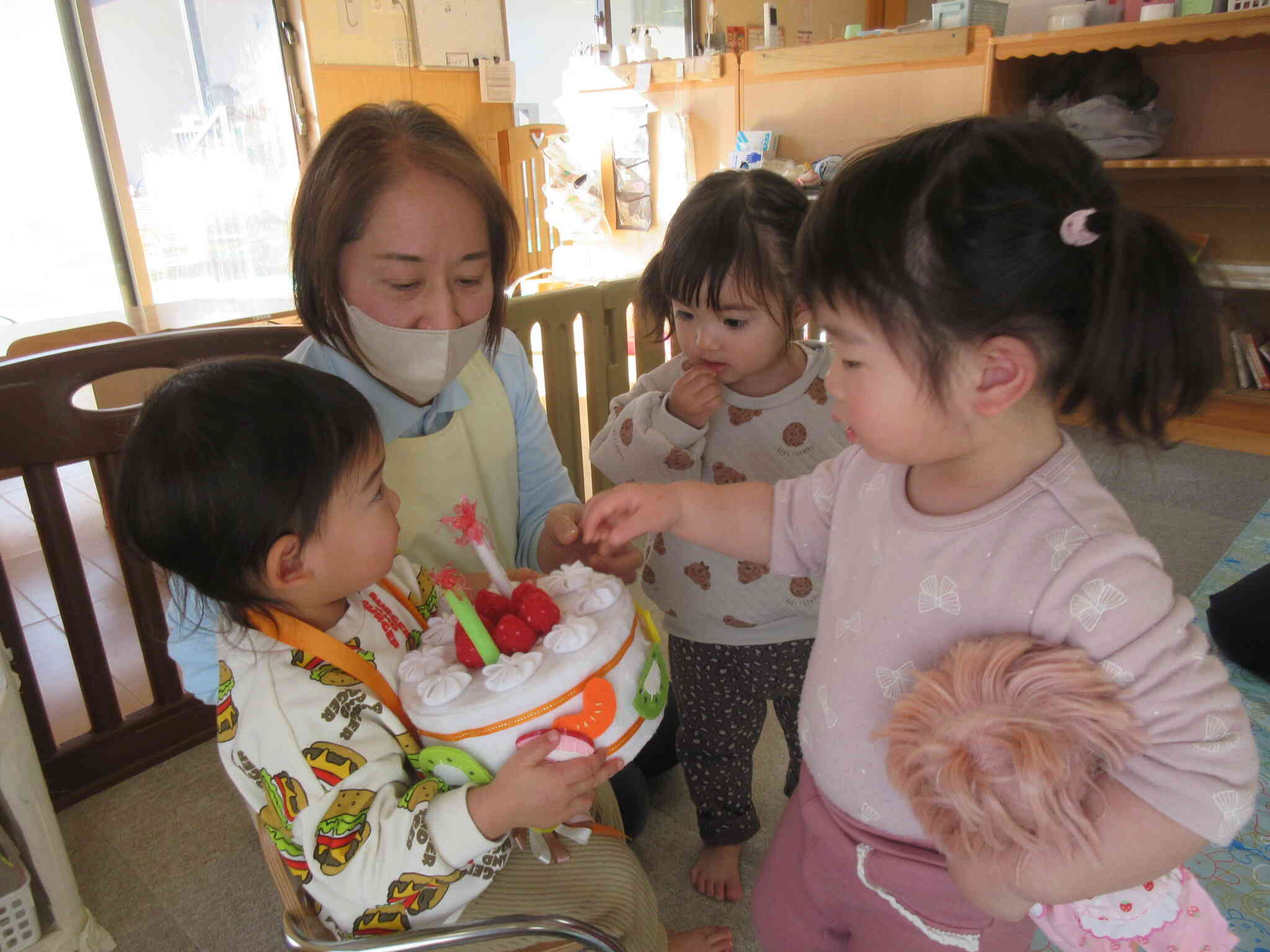 おいしいケーキ　みんなもどうぞ♪