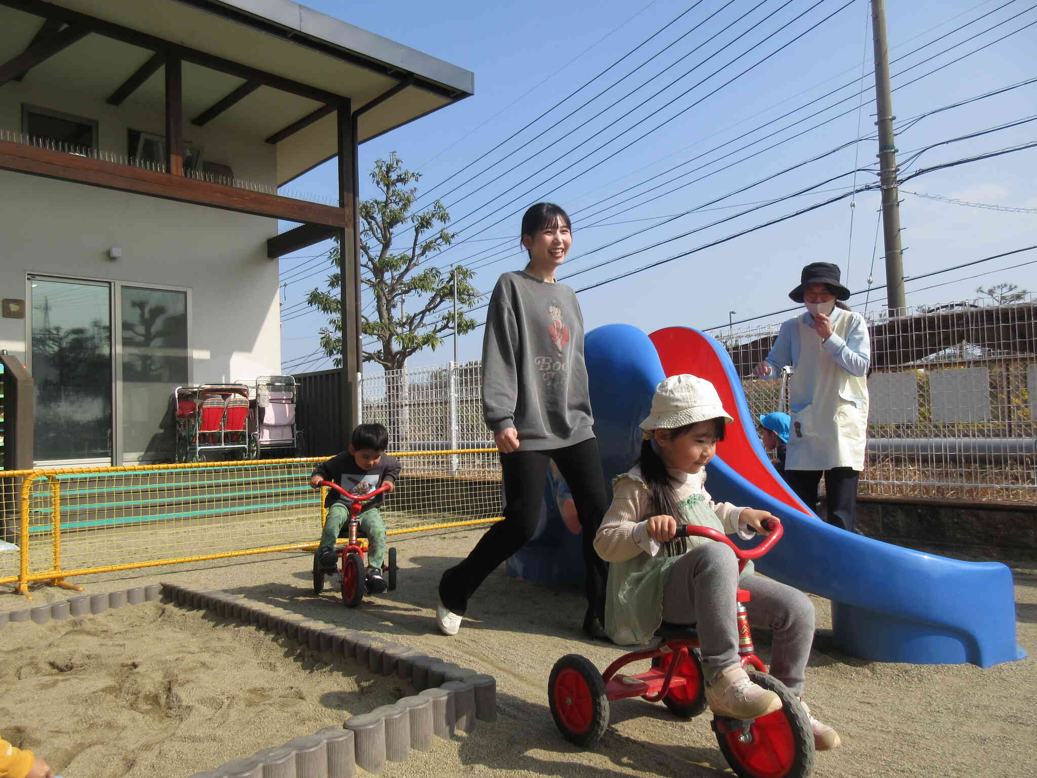 三輪車。上手に乗れるようになったよ！！