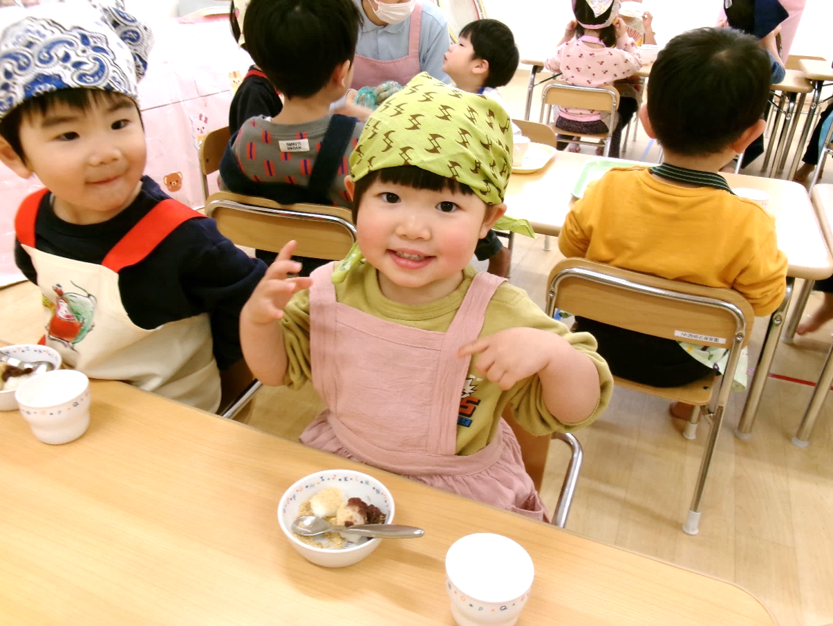 きな粉とあんこ、2種類のぼたもちが完成しました(*^^*) わぁ～おいしそう☆彡