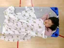 気持ちよさそうにお昼寝しています☆彡どんな夢を見ているのかな?♡