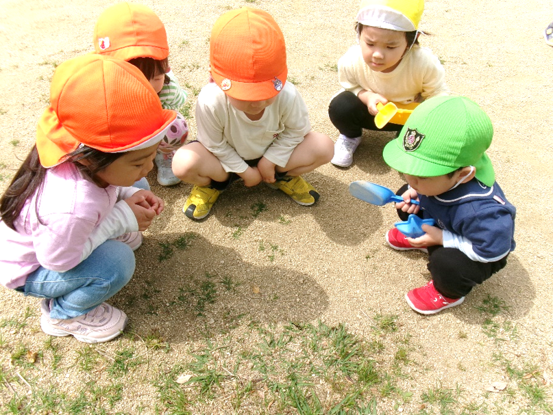 広場に着くと…