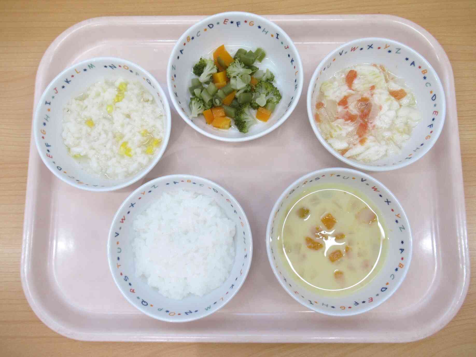 離乳食・後期♪五倍粥、カレイのトマト煮、ブロッコリーの塩煮、パンプキンスープ、昆布粥（おやつ）