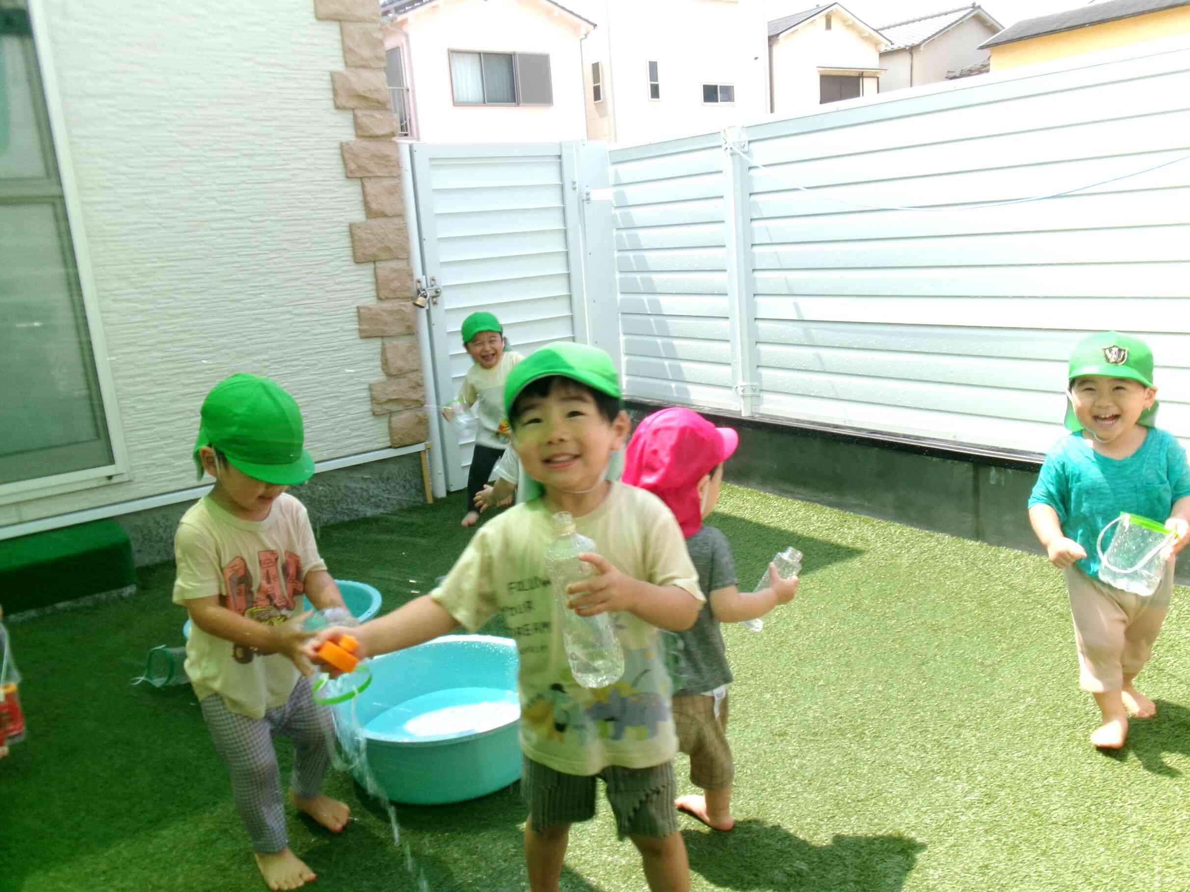 楽しい水遊び♪＆夏野菜の収穫！！