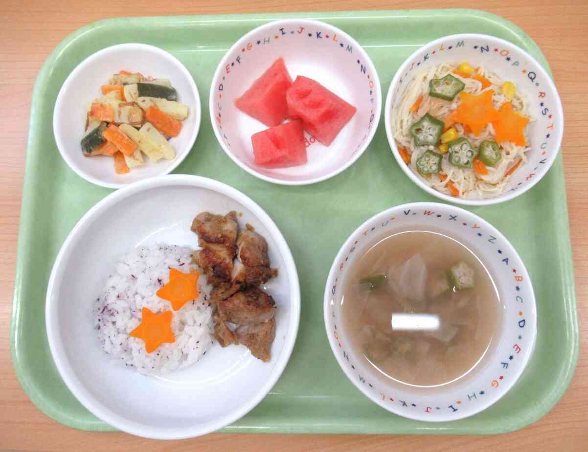 今日の献立♪七夕ご飯、鶏肉のごまからあげ、短冊サラダ、キラキラスープ、スイカ(^^♪