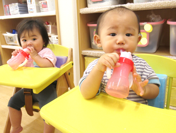 麦茶で水分補給中～(*˘︶˘*).｡.:*