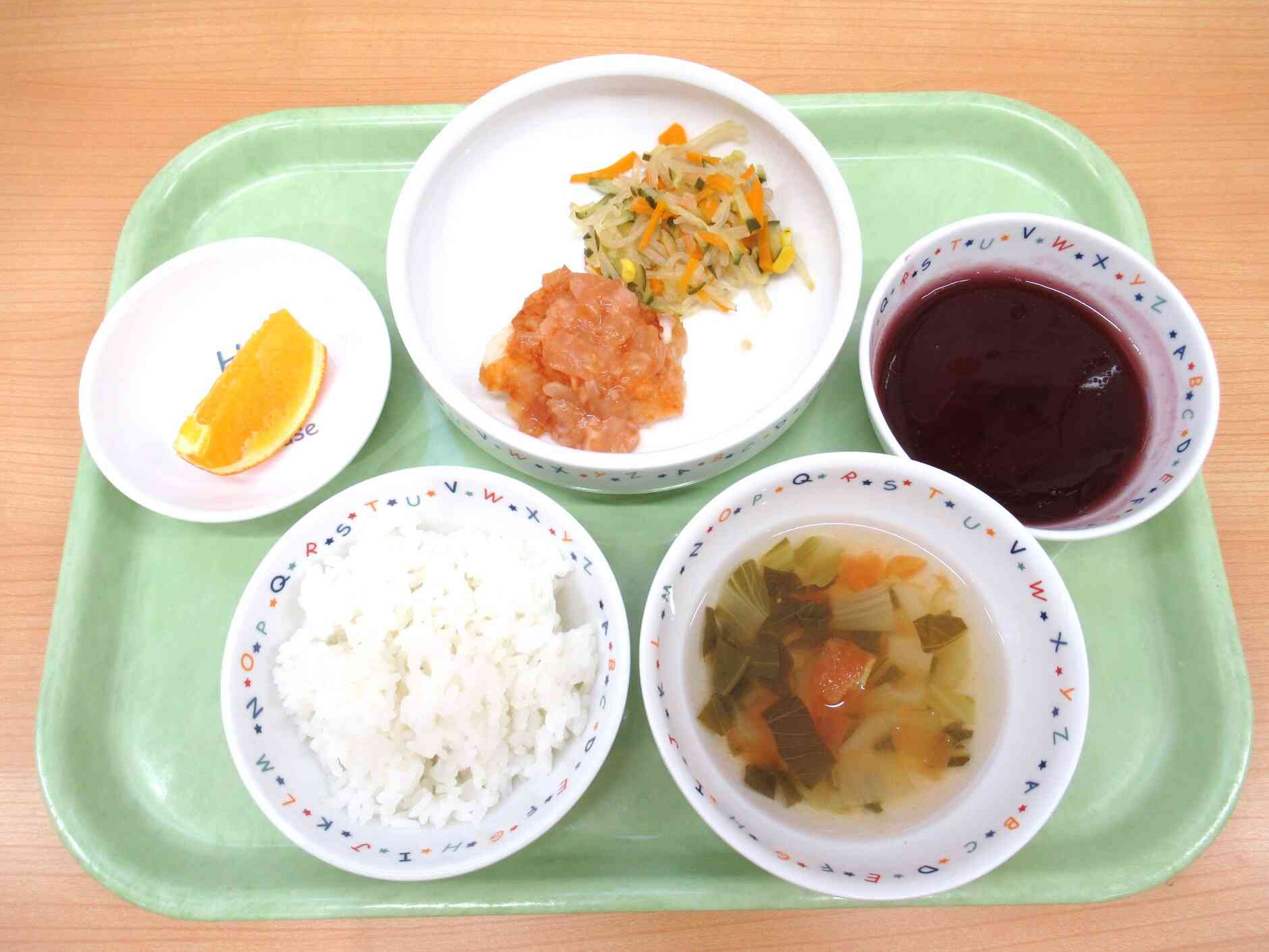 ♪今日の献立♪ご飯、カレイのチリソース、春雨サラダ、チンゲンサイの中華スープ、オレンジ、ぶどうゼリー（おやつ）