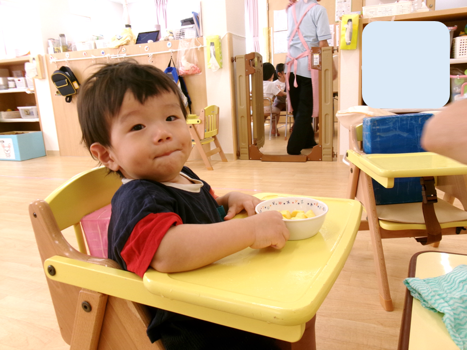 離乳食のお友だちは、米粉と豆乳のにんじんケーキでした♡