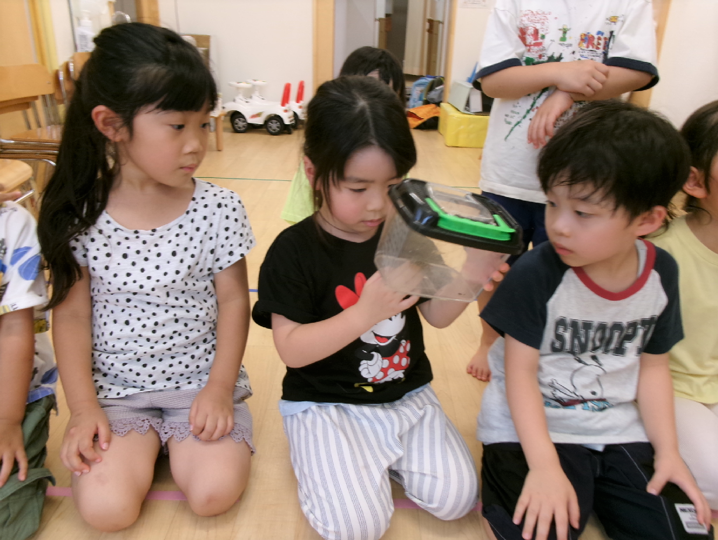 真剣に観察中！！