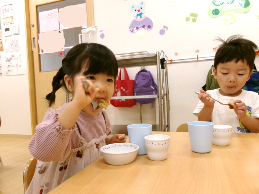 今日のおやつは、卵の代わりに豆腐を使ったお好み焼きでした☆彡