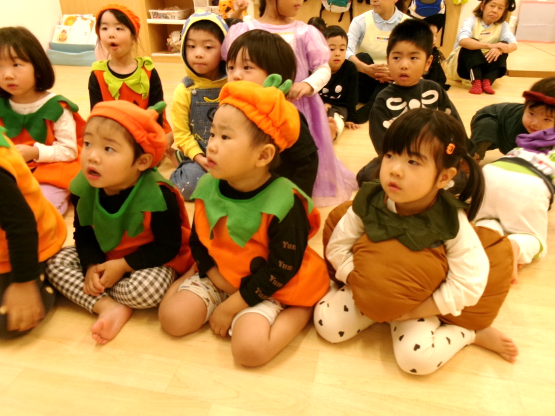 ゲームの説明を真剣に聞いています……o(`・ω・´)o