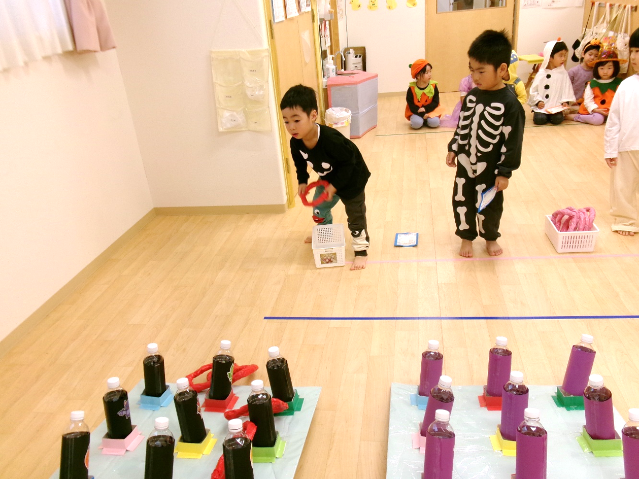 夏祭りで遊んだ輪投げも、ハロウィン仕様に変身しているよ(^^)/★