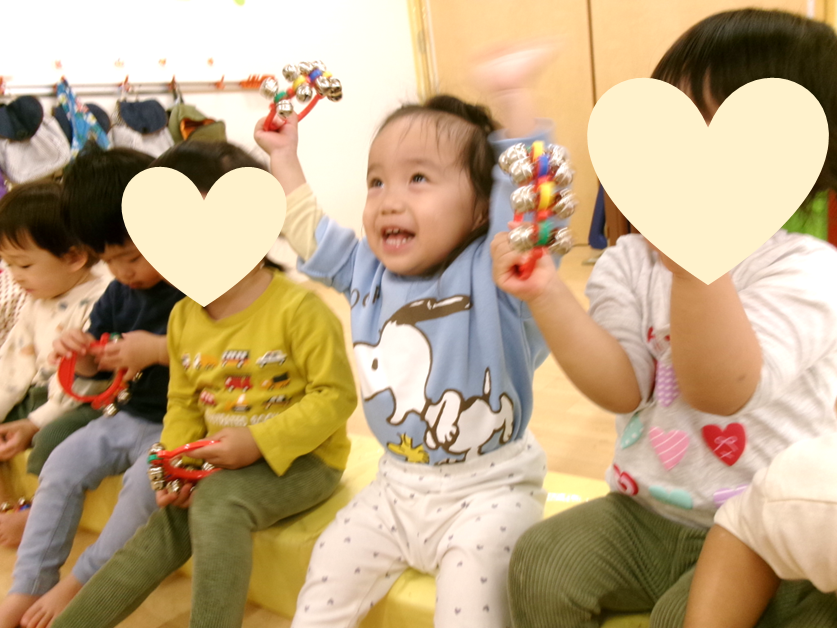 あひる組さんは、製作後、楽器遊びを楽しみました♡