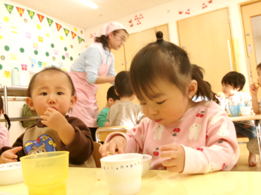 ツナマヨコーンパン、美味しいね( ˶ˆ꒳ˆ˵ )