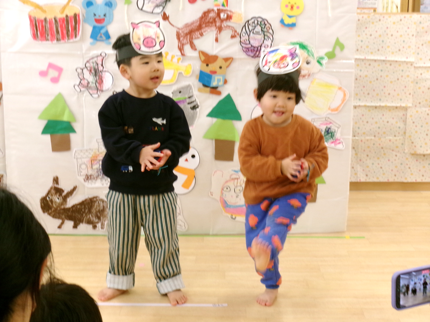 リズムにあわせてサンタもおどります☆♪