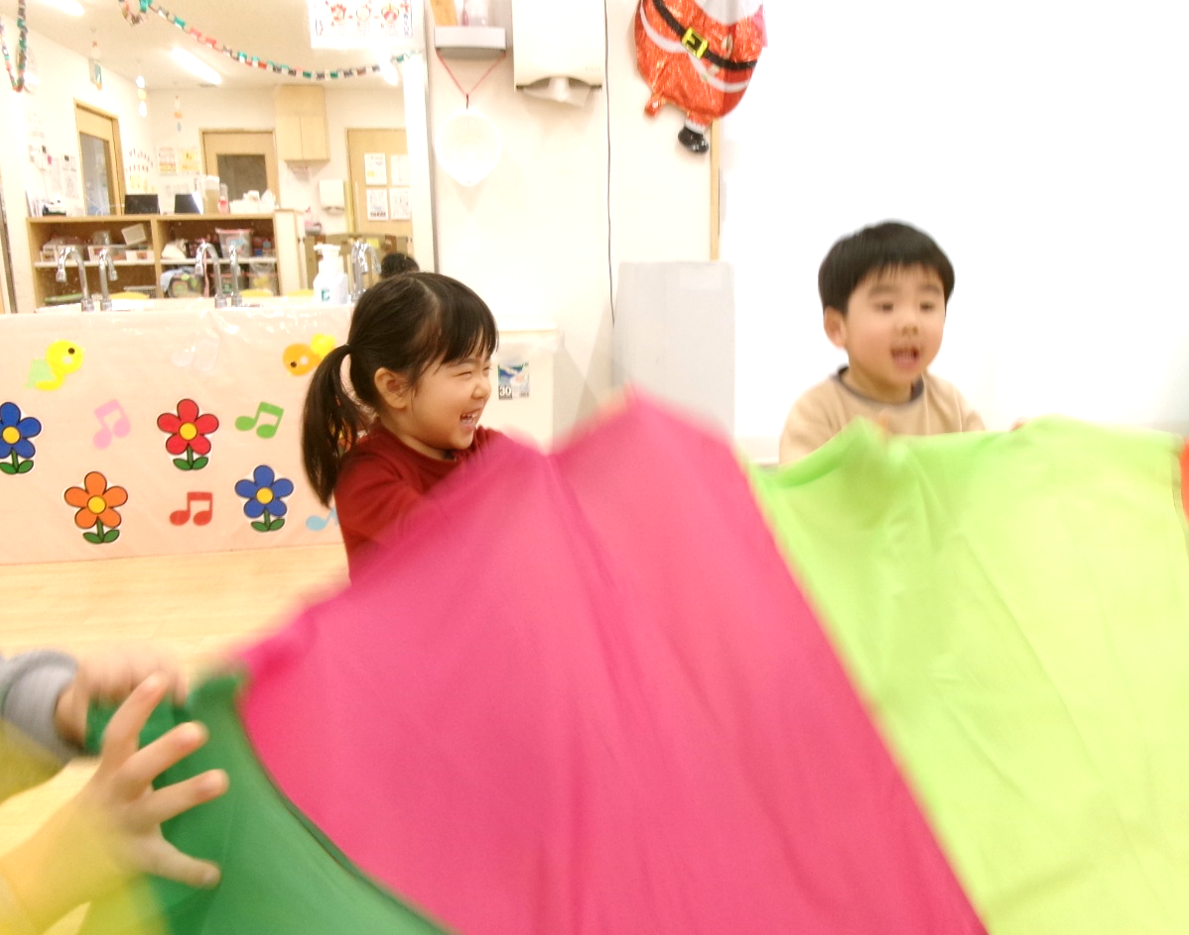 初めてのパラバルーン楽しかったね♡また皆で遊ぼうね( ˶ˆ꒳ˆ˵ )