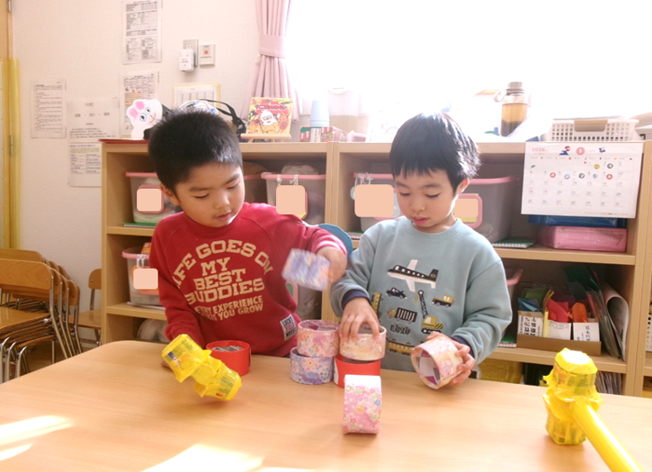 だるま落としに挑戦ヽ(*＾ω＾*)ﾉ