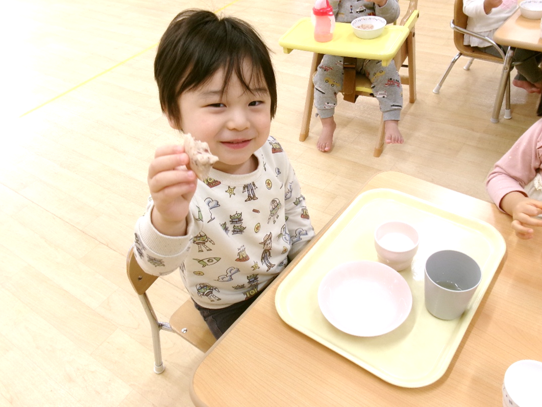 おやつは、『米粉あずき蒸しパン』でした(⁎˃ᴗ˂⁎)